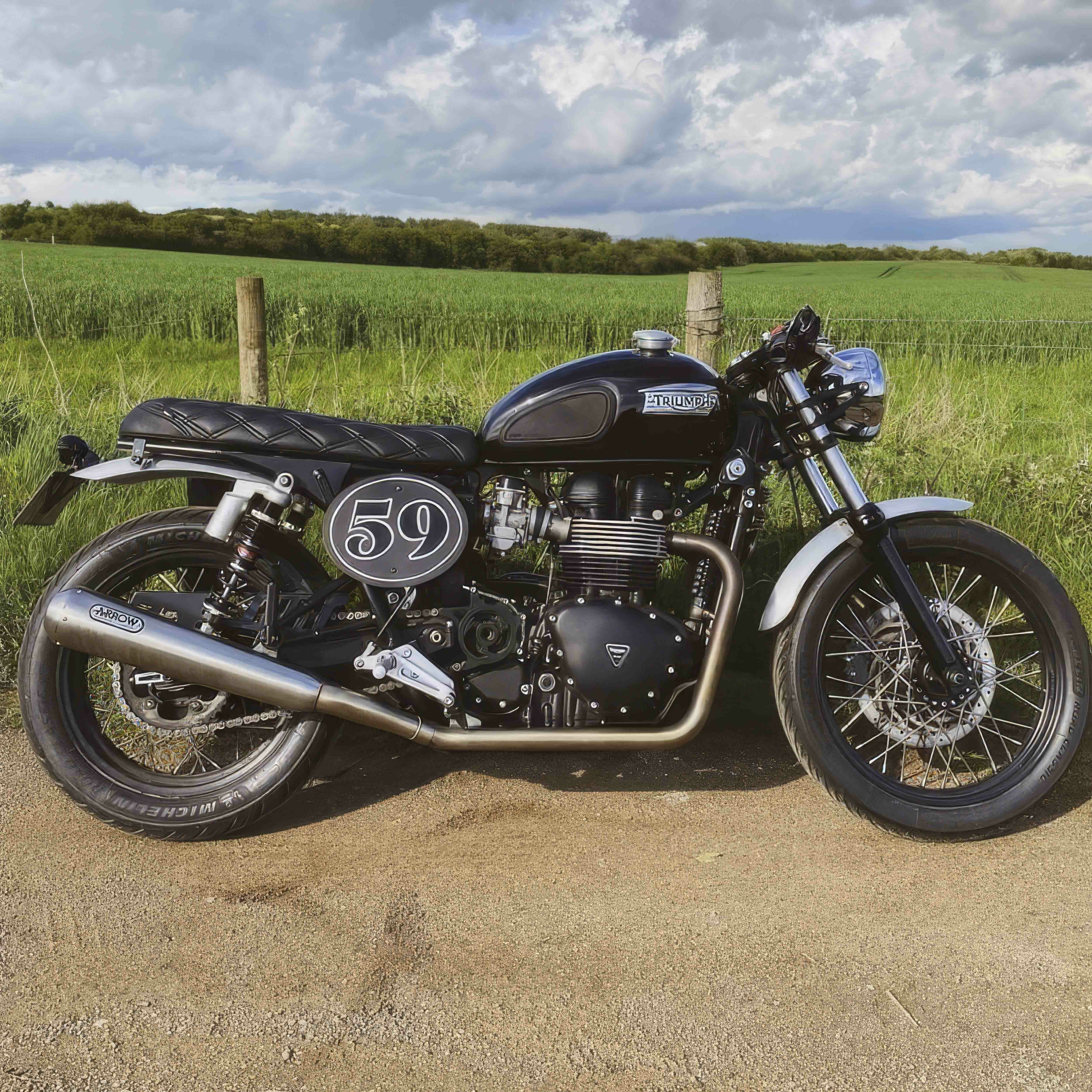 Motone 氣冷凱旋專用 後短土除 平尾 - 髮絲銀 (已鑽孔)