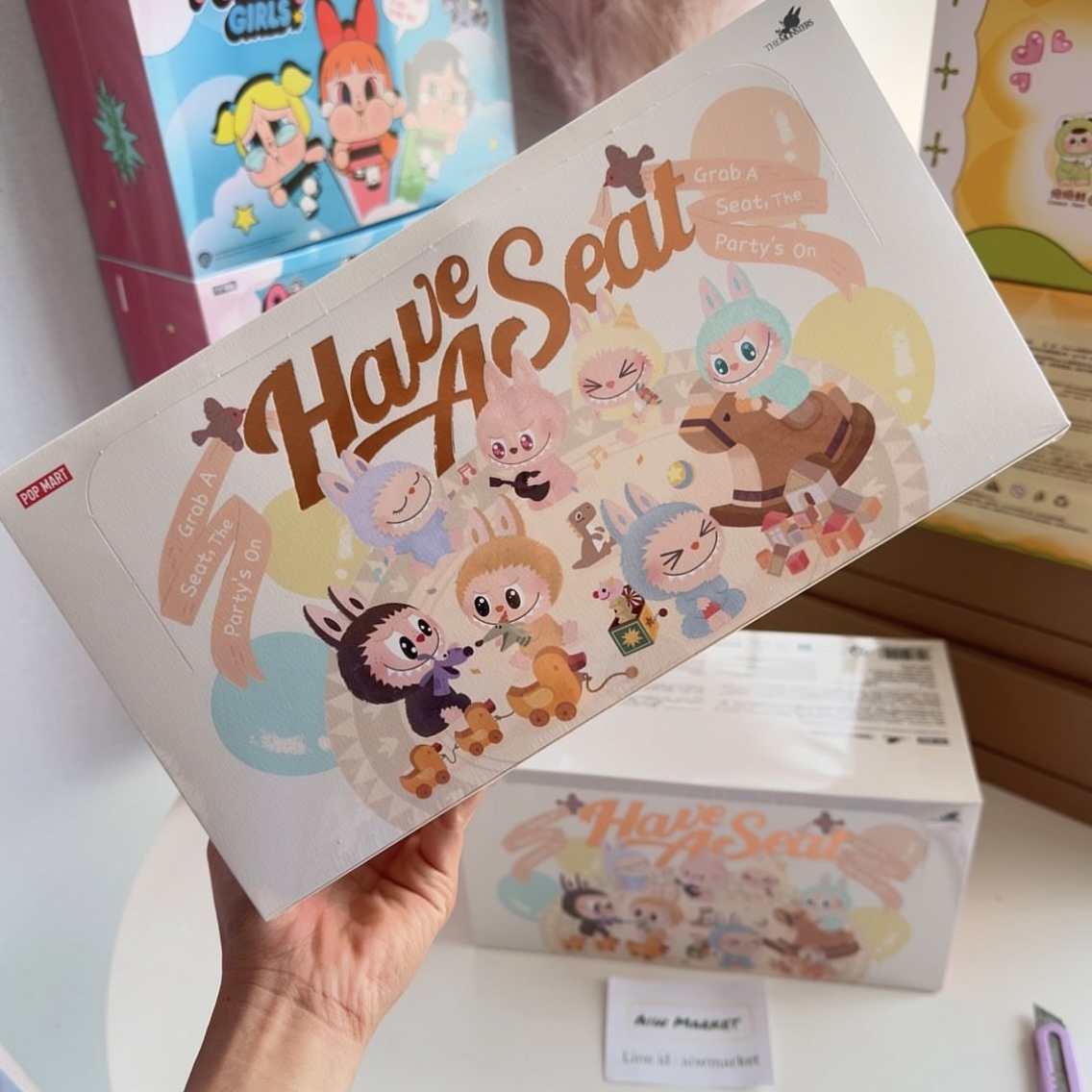 POPMART泡泡瑪特 LABUBU THE MONSTERS HAVE A SEAT "單盒入"坐坐派對 搪膠毛絨 盲盒