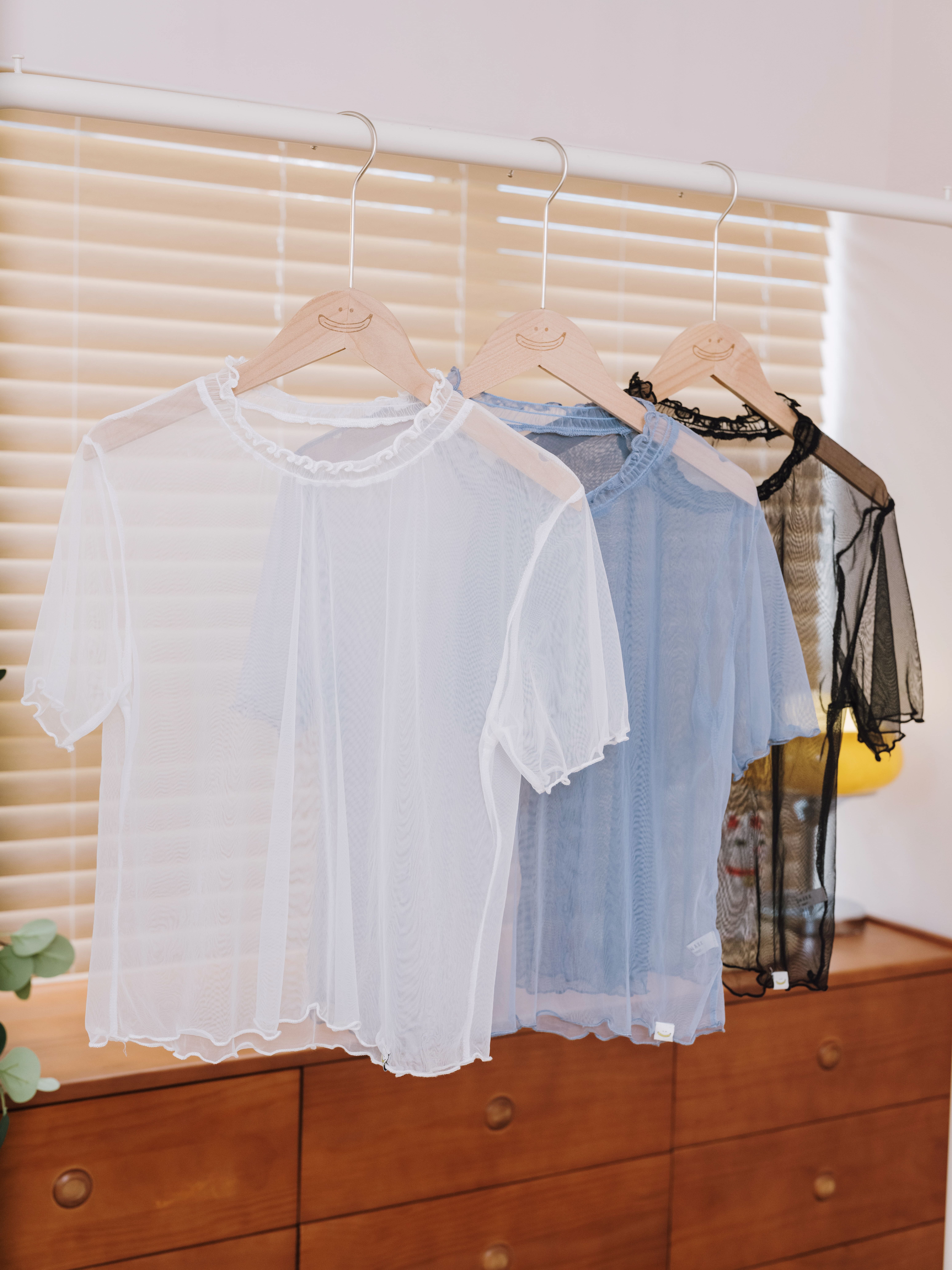 三色 / 木耳高領透膚短袖上衣 / Turtleneck Ruffle Transparent  Top