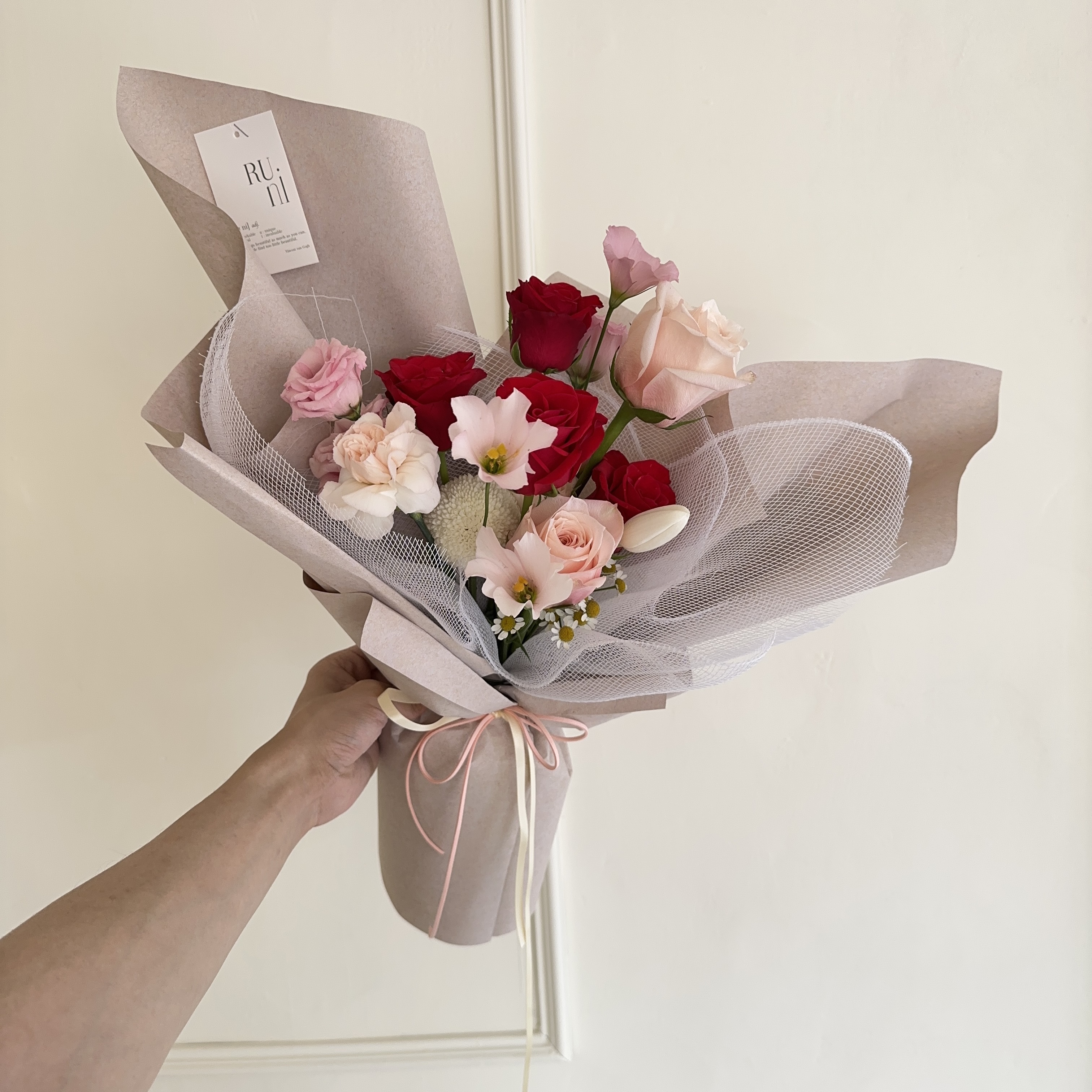 紅粉梅洛-紅粉色綜合鮮花花束