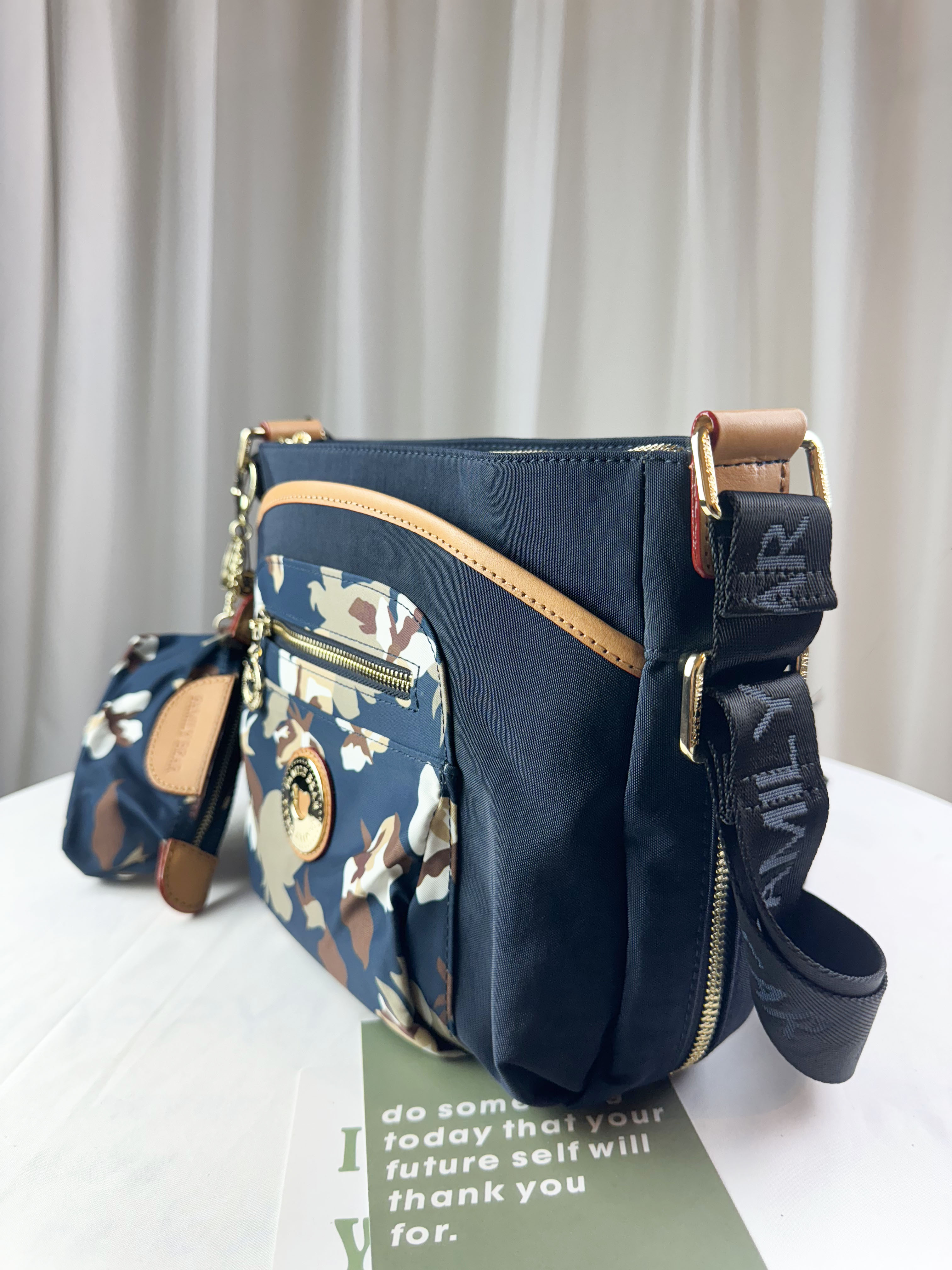 FamilyBear 蝴蝶花拼接藍防潑水側背包 附零錢包 #2237