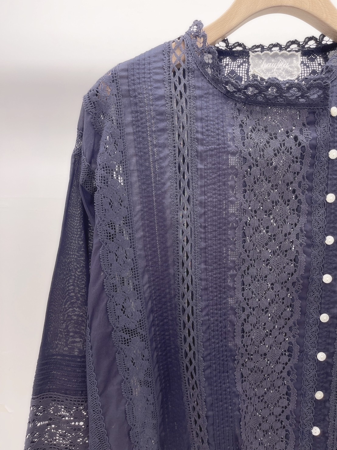 側釦本布lace上衣