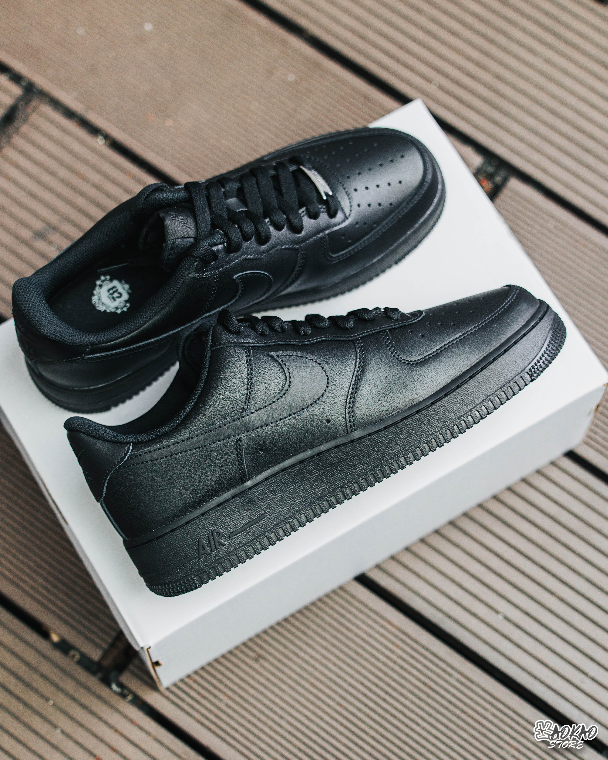 NIKE AIR FORCE 1 Triple Black 全黑 基本款 皮革 經典復古 鐵牌 低筒休閒鞋【CW2288-001】