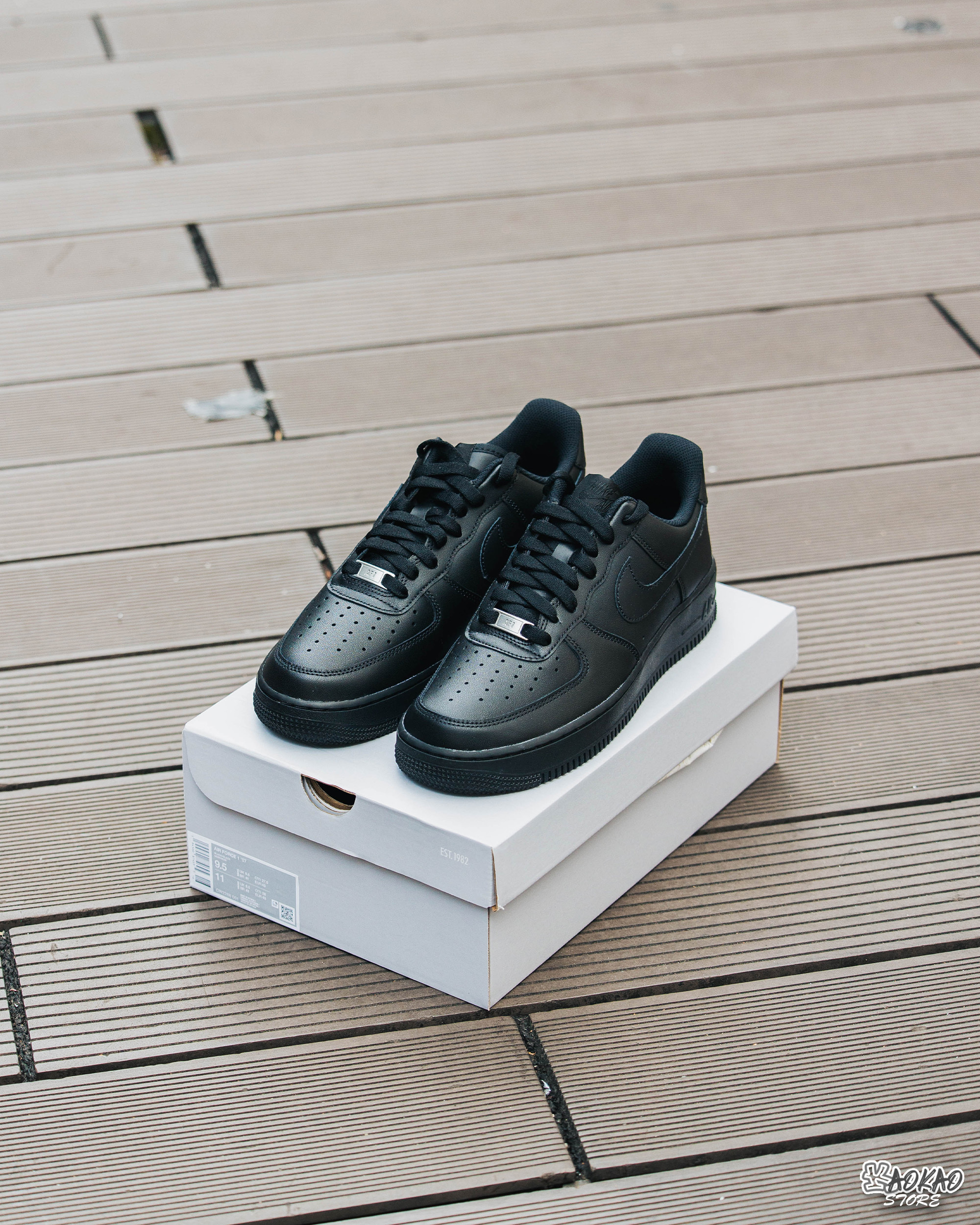 NIKE AIR FORCE 1 Triple Black 全黑 基本款 皮革 經典復古 鐵牌 低筒休閒鞋【CW2288-001】