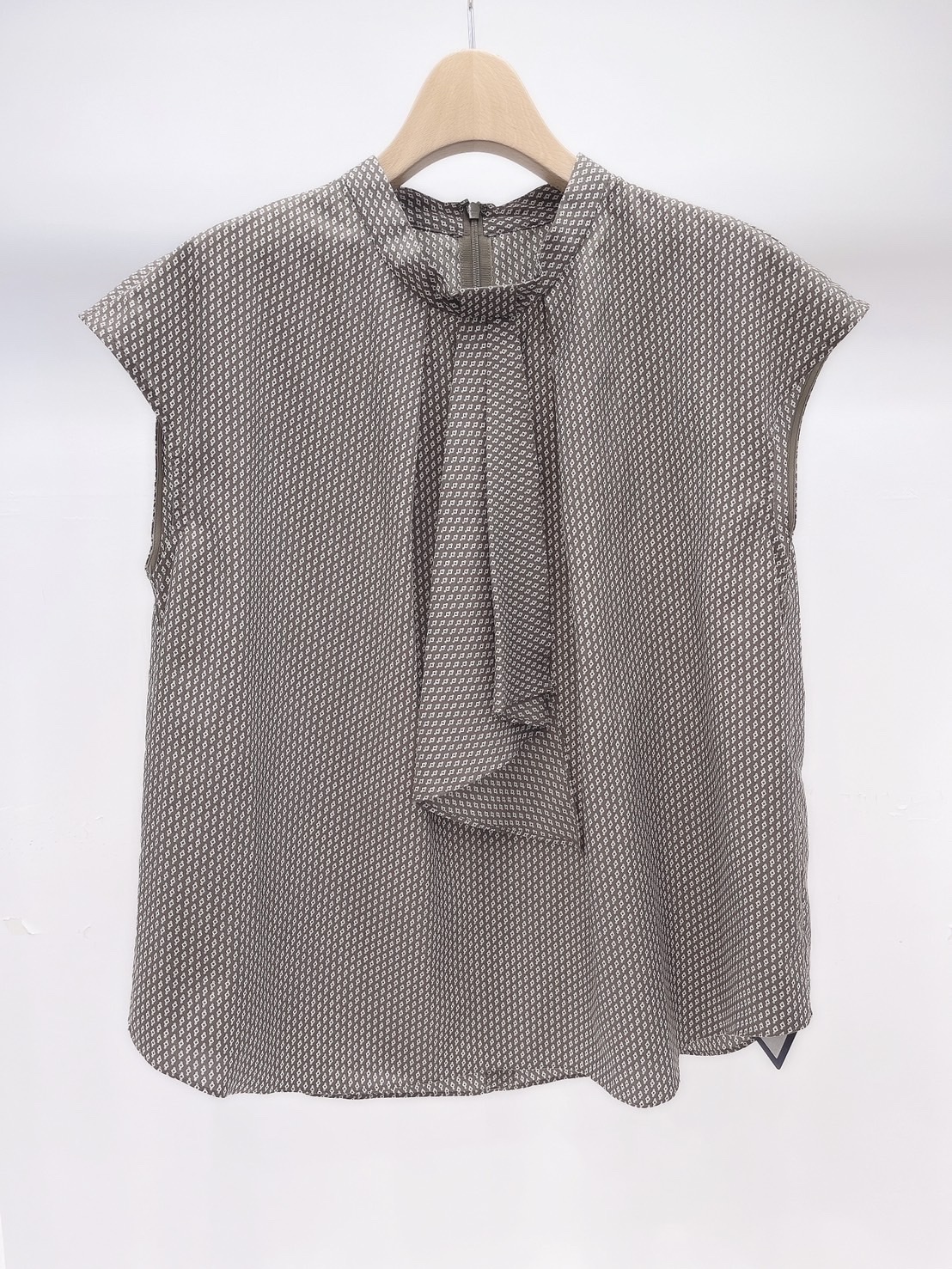 菱格紋無袖上衣