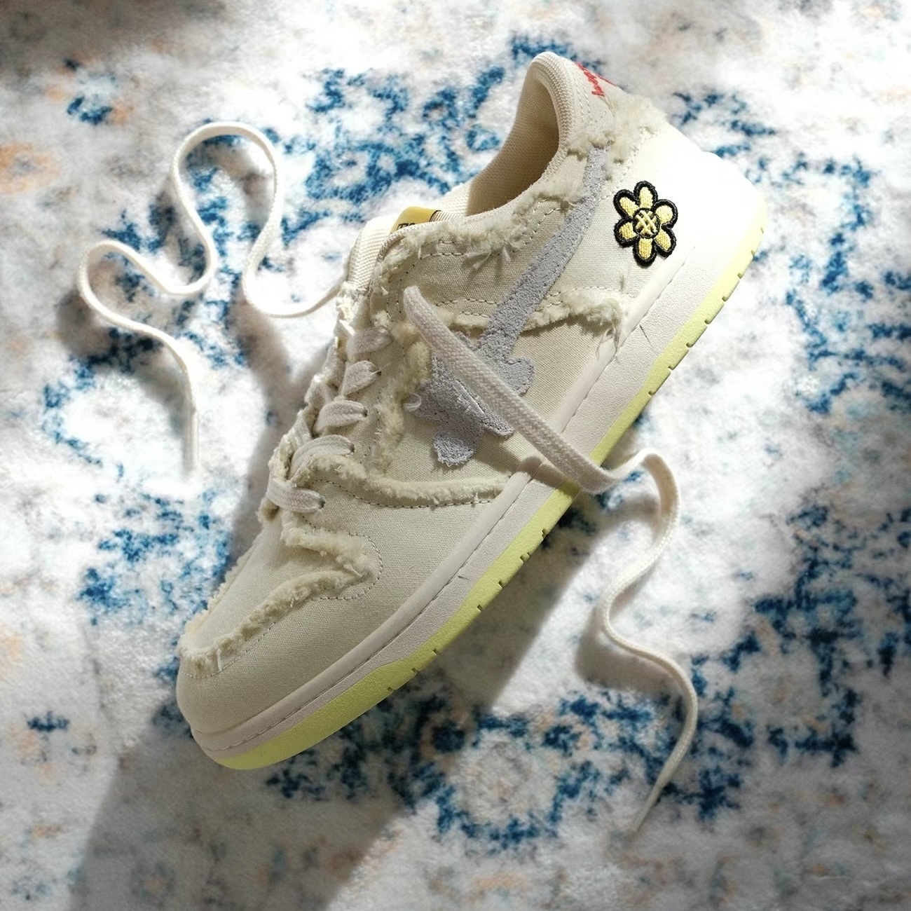 WATER THE PLANT Wtp Bao cream white 白解構 米白鵝黃麂皮 日本限定 刺繡 花花 小花鞋