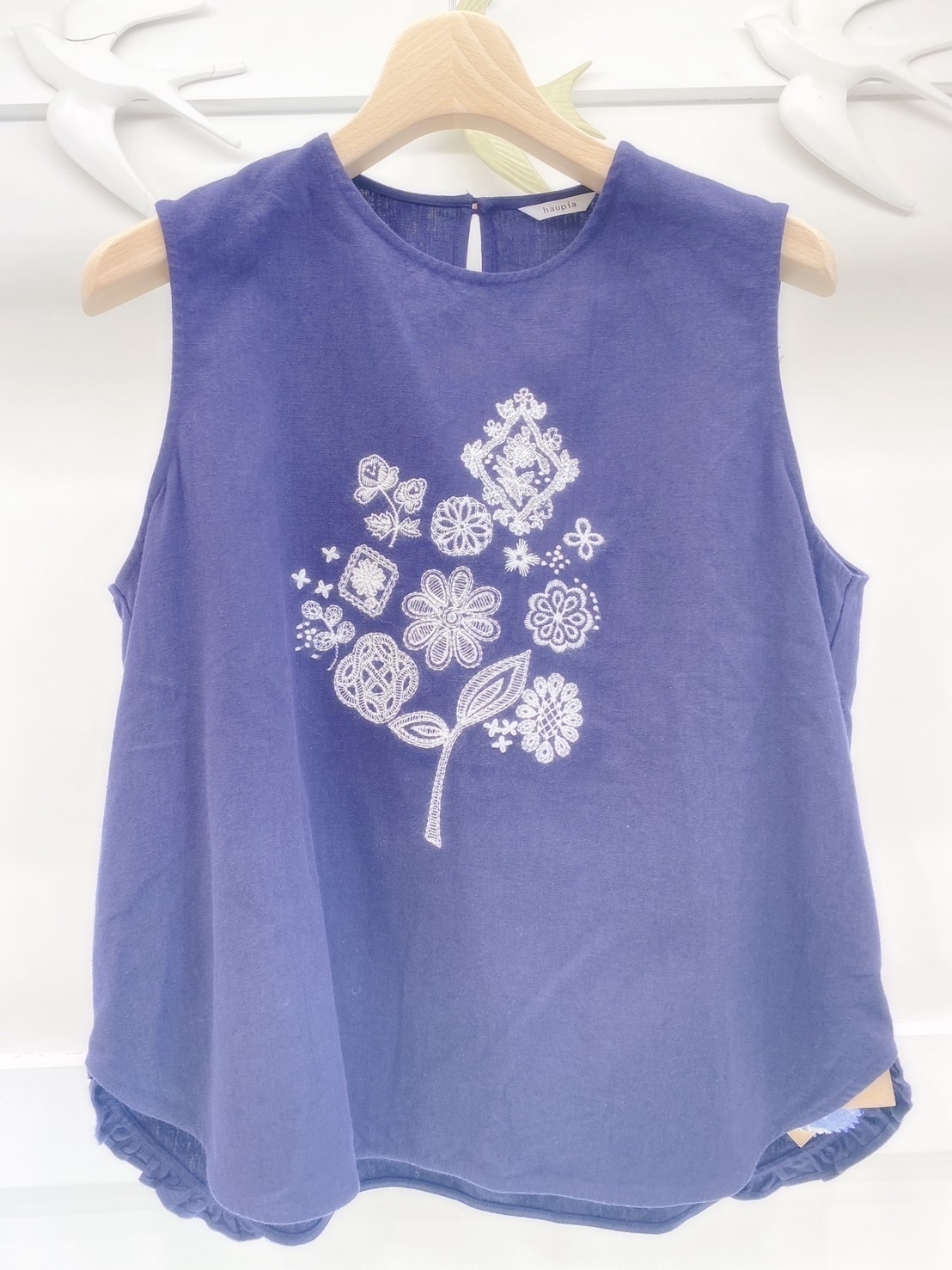 刺繡花無袖上衣