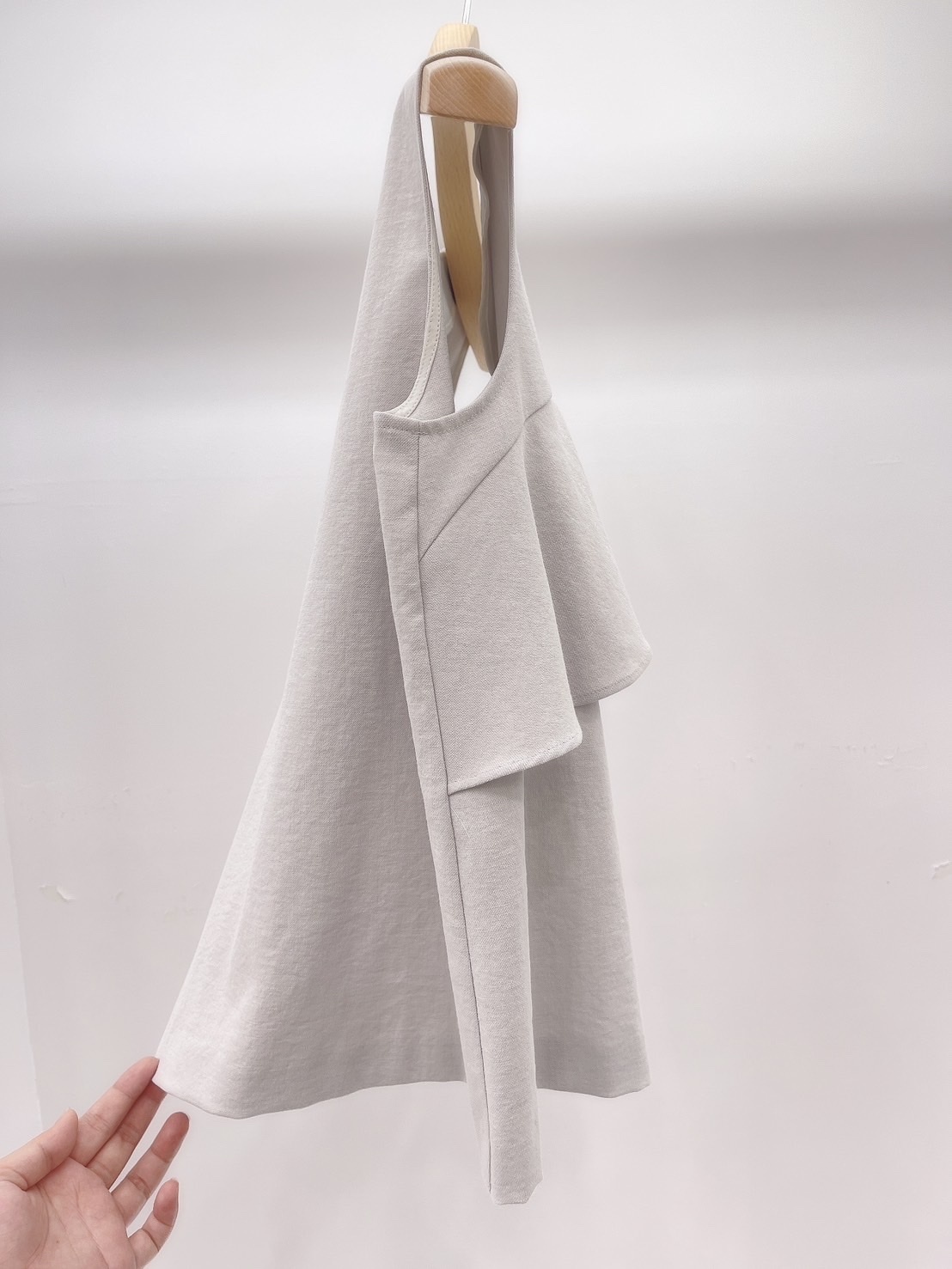 無袖胸荷葉上衣