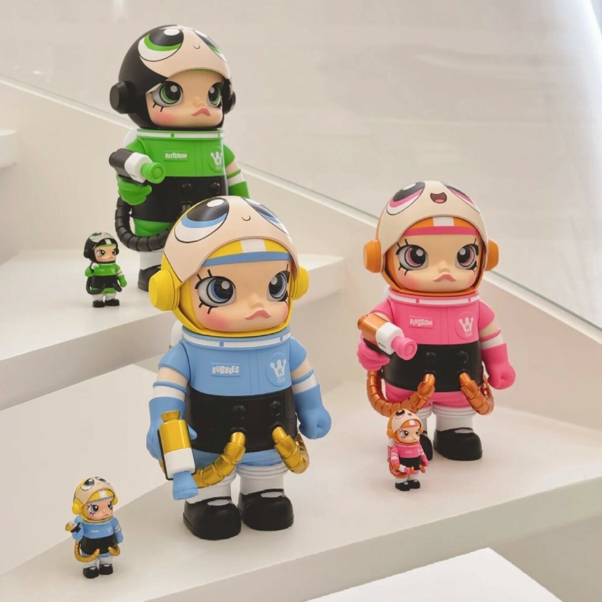 <官方正版授權>POP MART 飛天小女警 MEGA SPACE MOLLY 400+100% 花花 泡泡 毛毛 泡泡瑪特