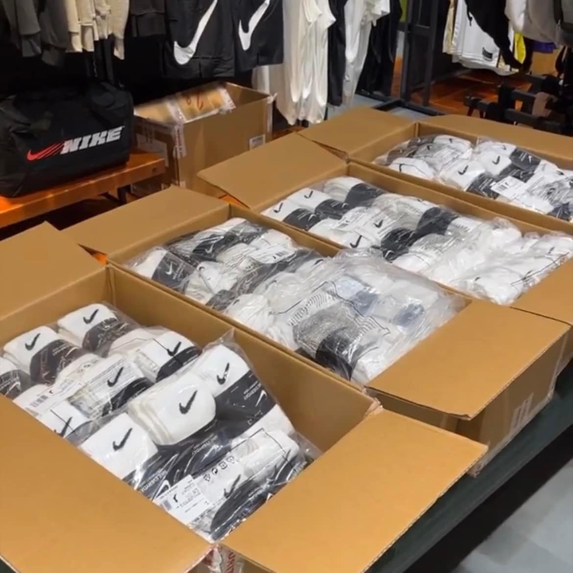 Nike Everyday Lightweight 訓練長襪 SX7676-100