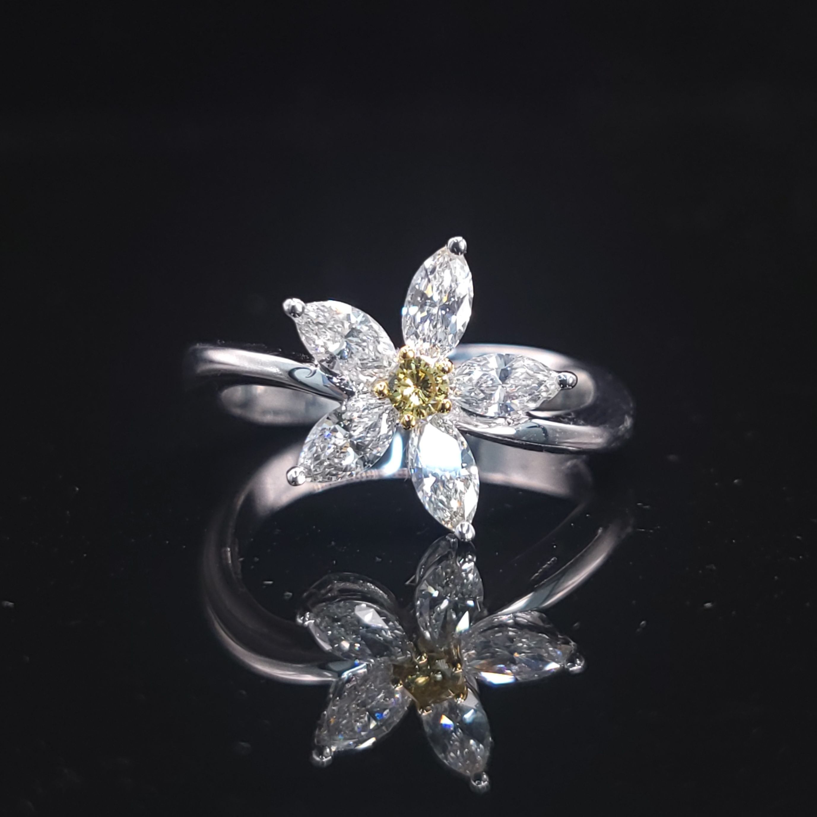 18K Gold 0.81ct Diamond Ring