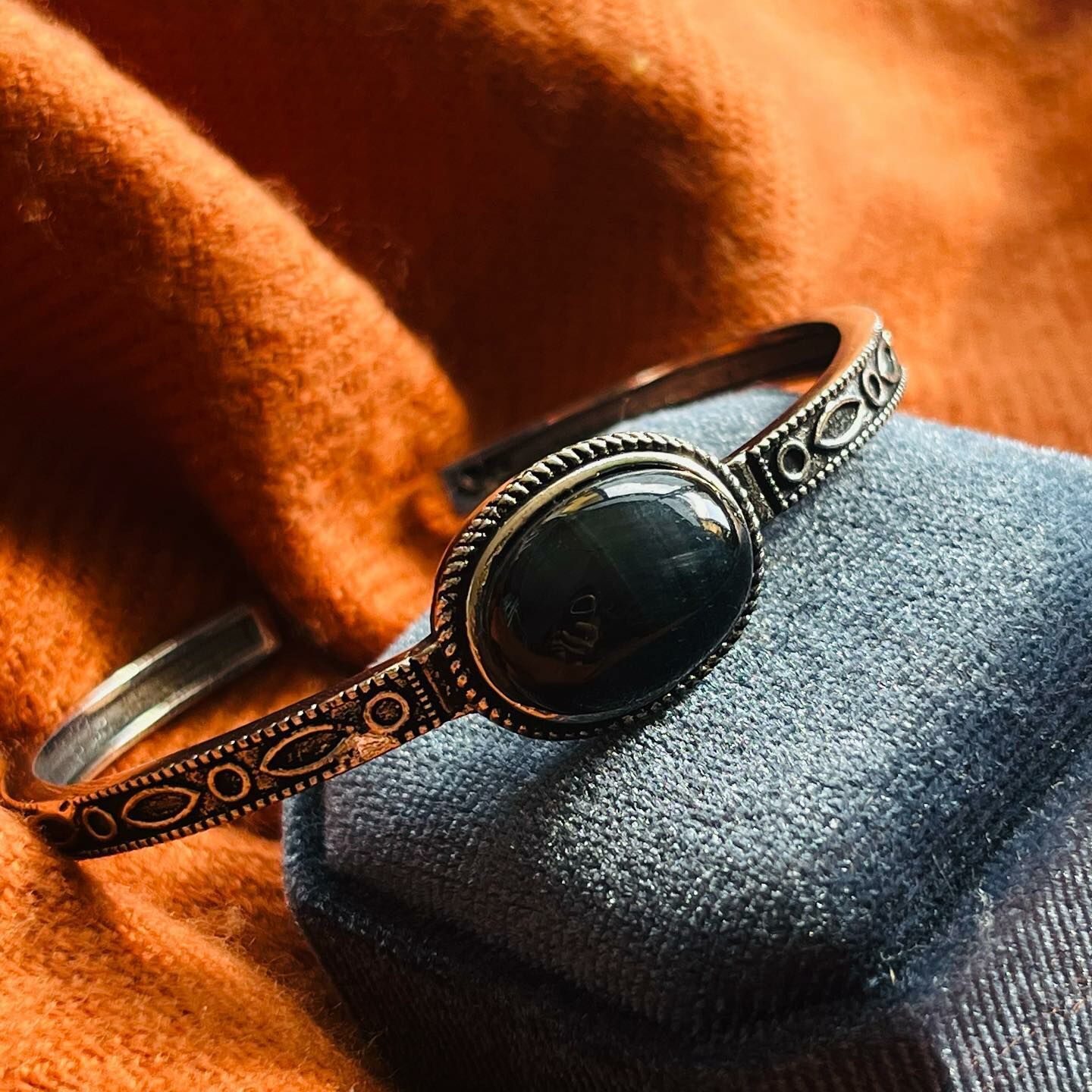 [原石] 藍虎眼石 水晶手環 水晶手鐲 金屬手環