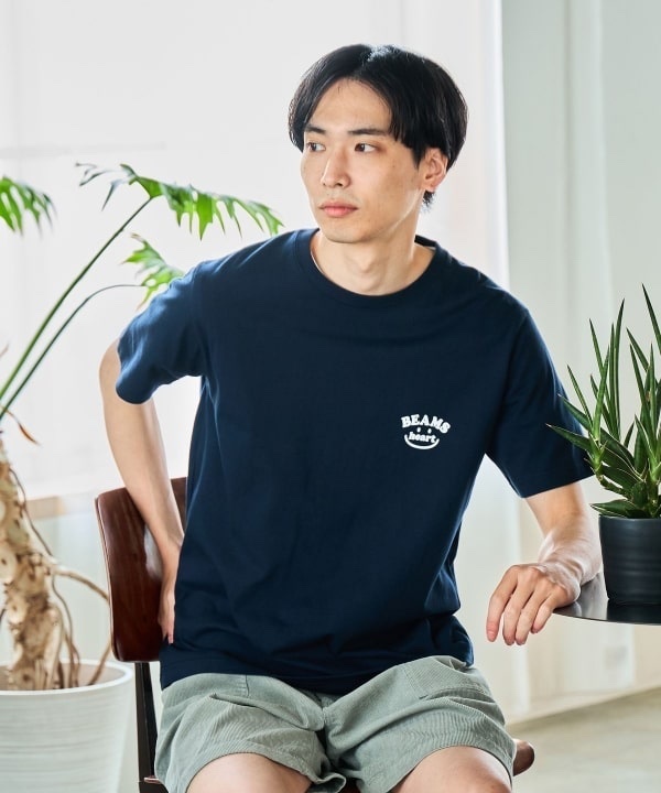 BEAMS HEART / Smile logo one point T-shirt