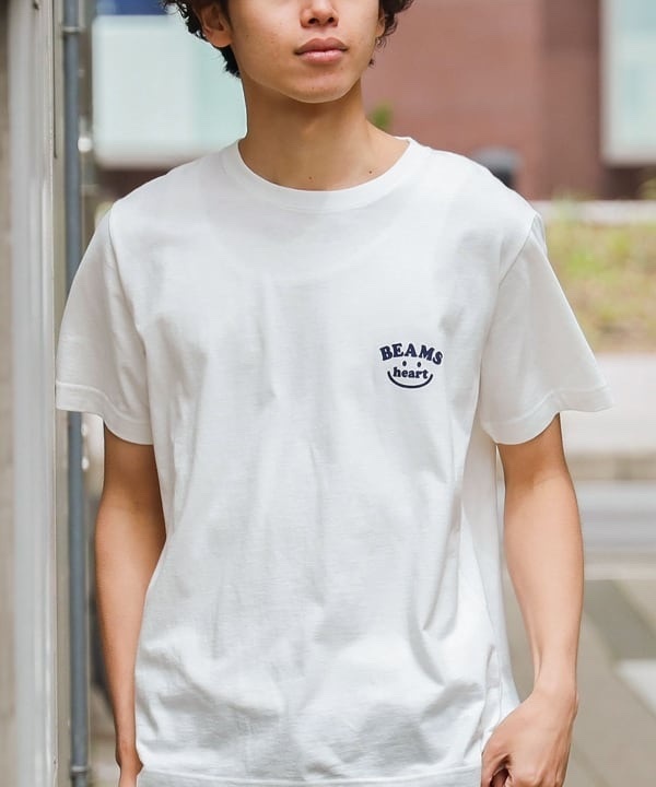 BEAMS HEART / Smile logo one point T-shirt