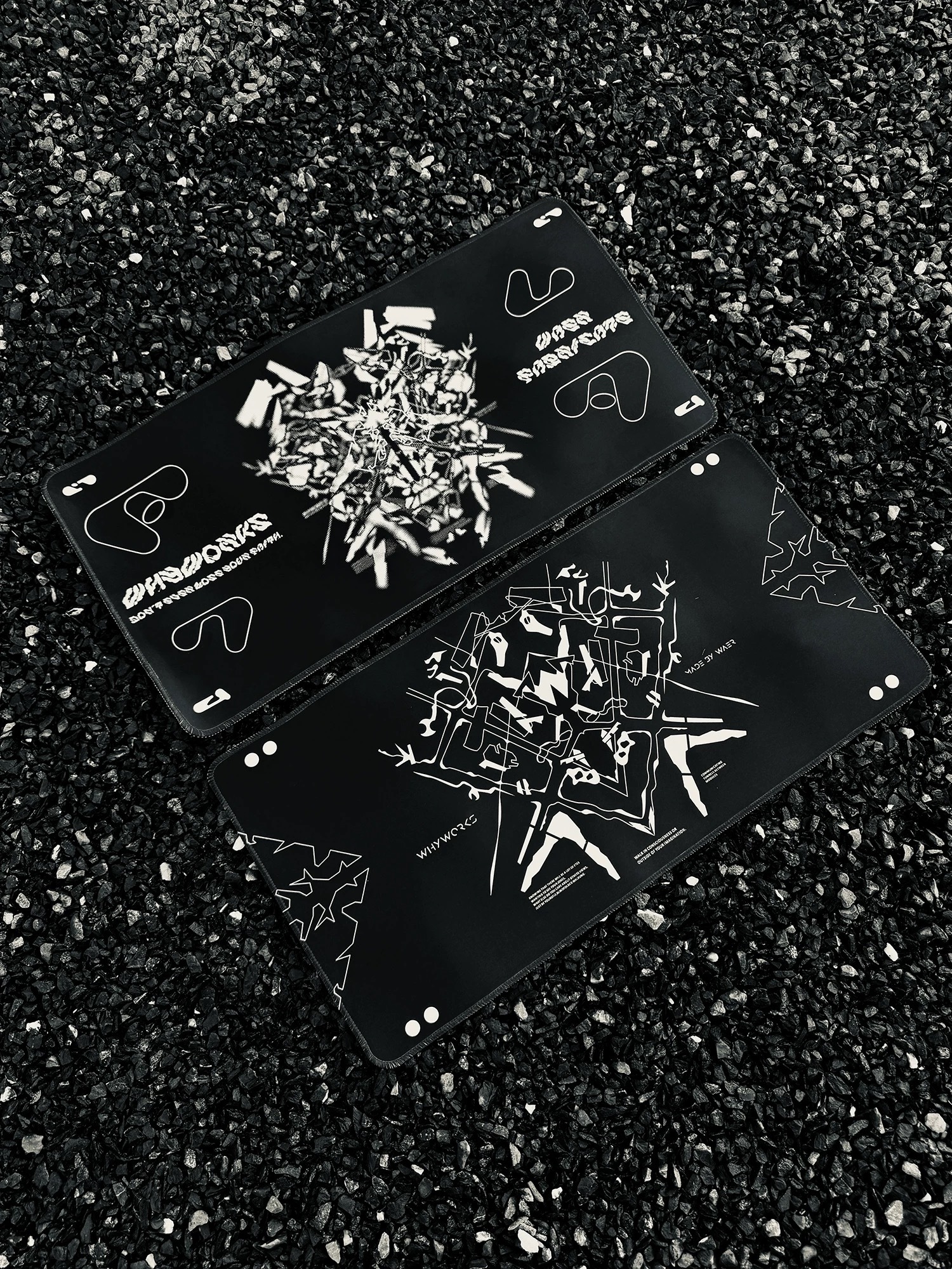 WHYWORKS 賽博科技入侵滑鼠墊