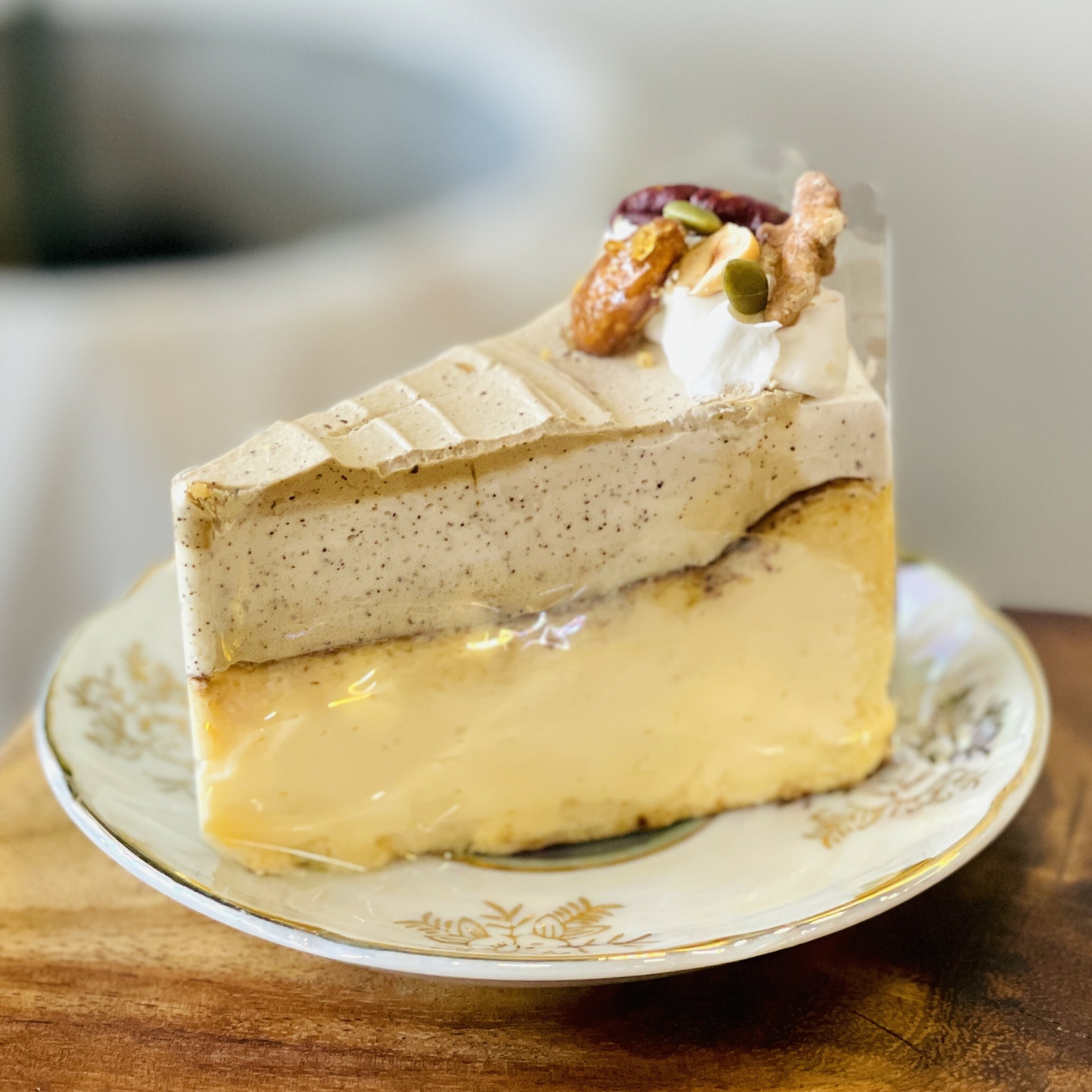 Earl Grey w Mixed Nuts BURNT CHEESECAKE (Slice)