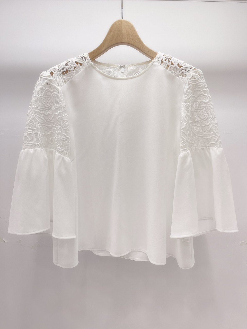白雪紡肩袖lace衣