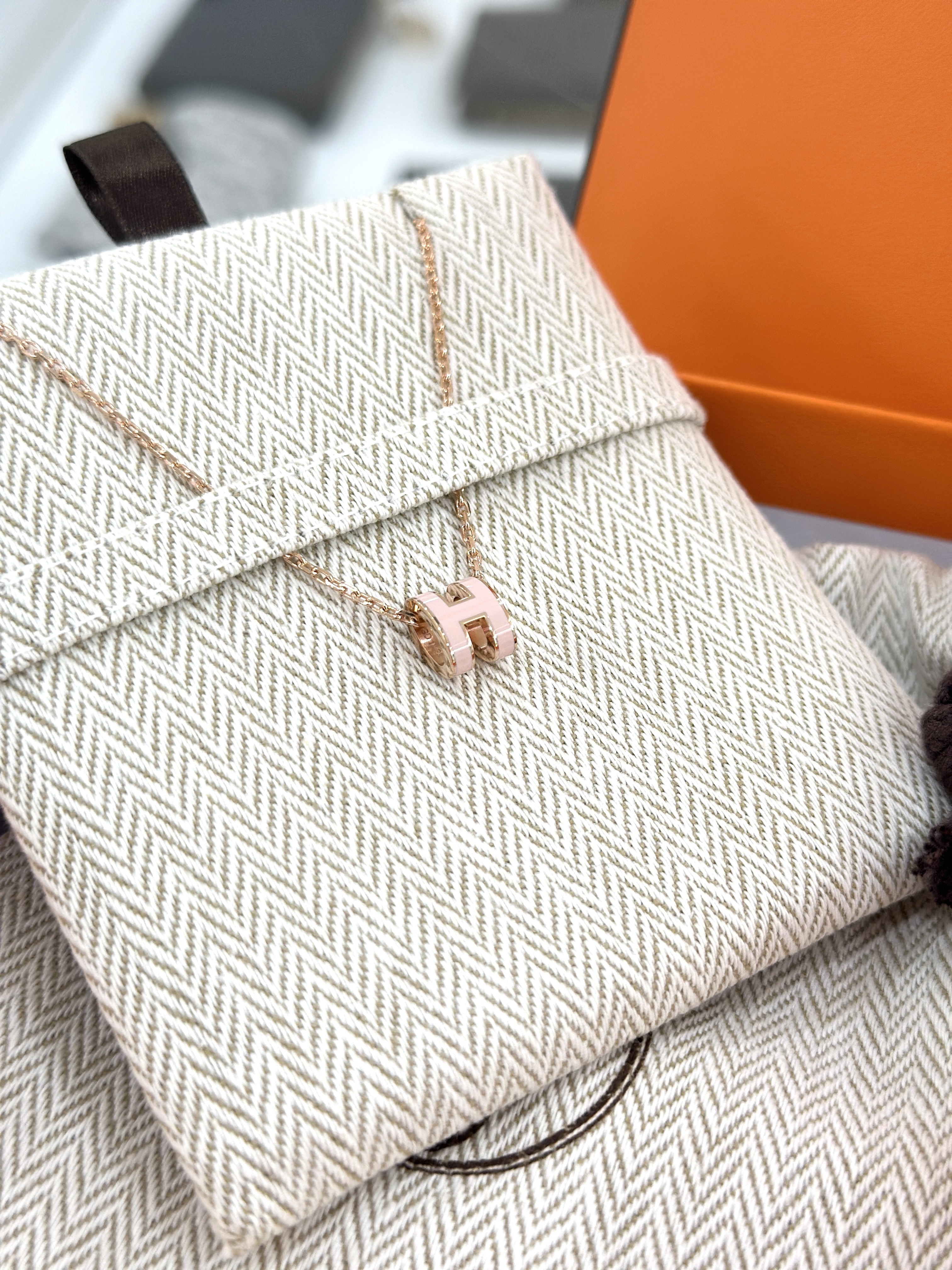 HERMÈS Mini Pop H Pendant