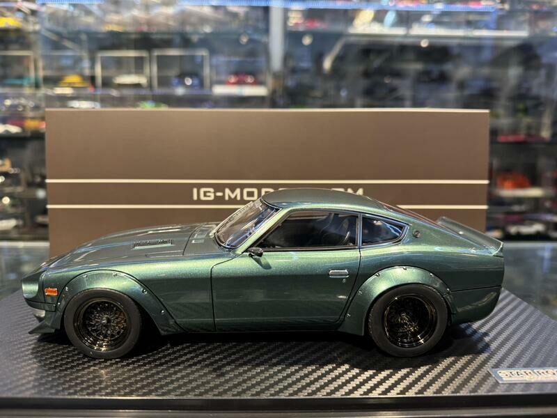 ignition Nissan Fairlady Z (S30) STAR ROAD Green 1/18