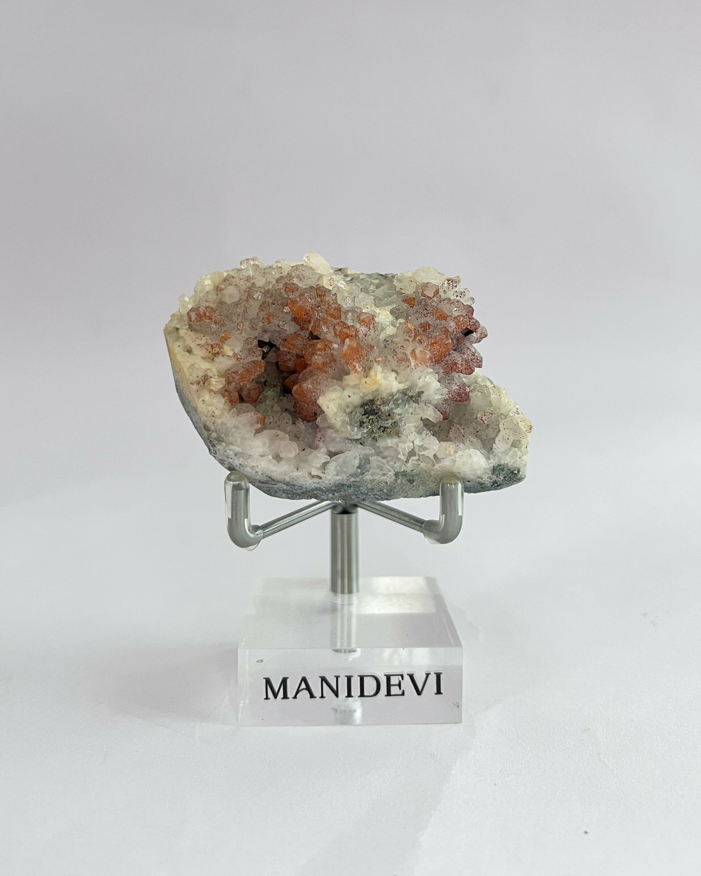 紅水晶共生黃鐵礦 Red Quartz