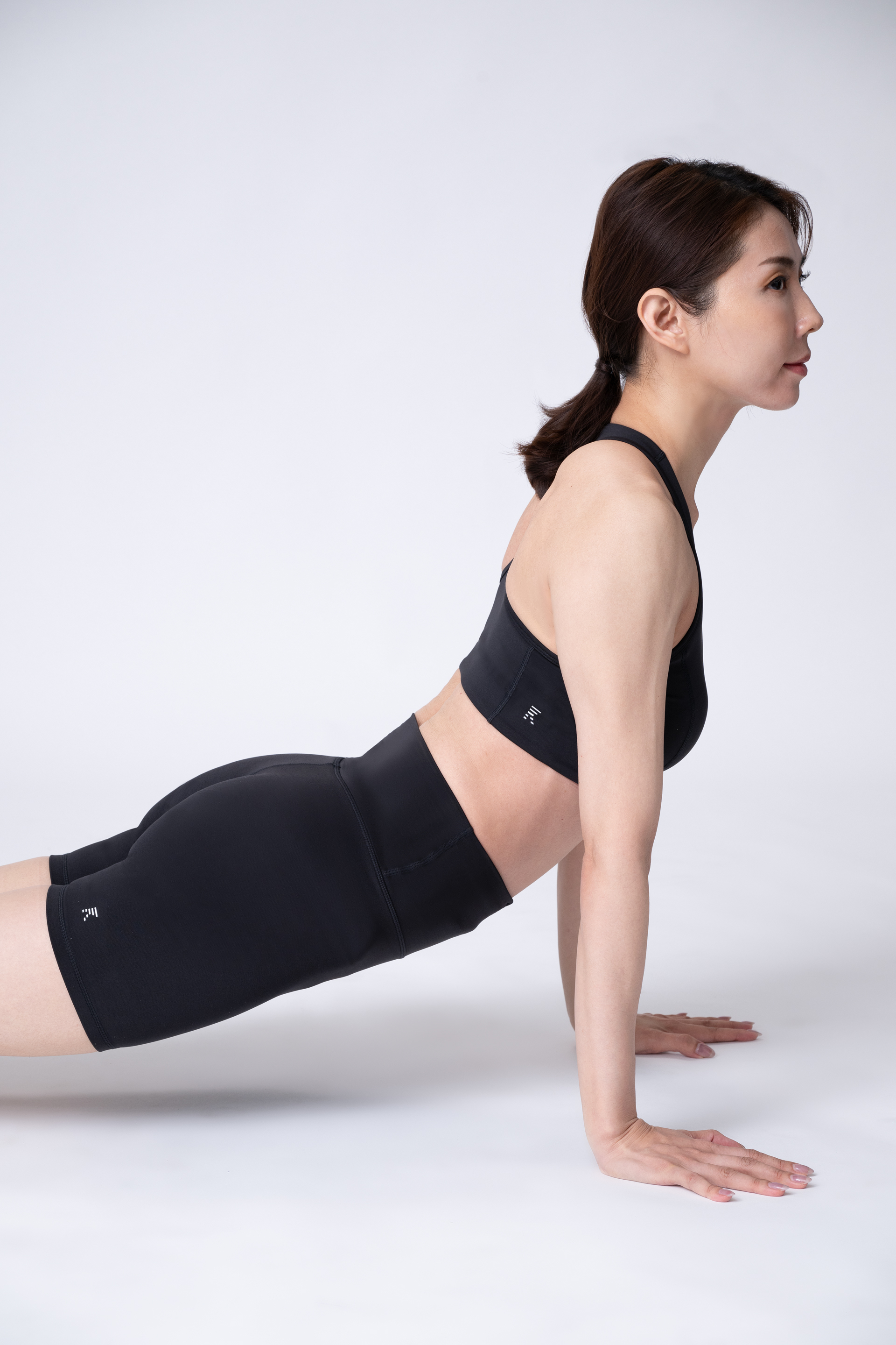 七吋長緊身短褲 黑色