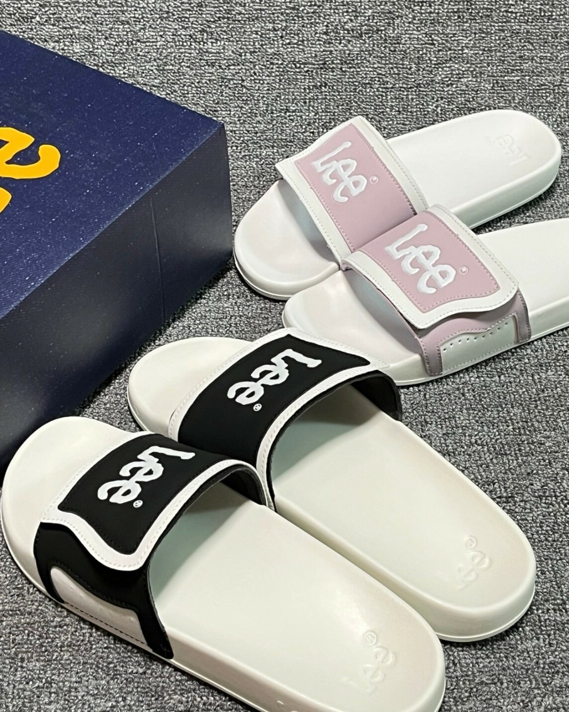 LEE 魔鬼氈拖鞋 黑白/藍白/粉白 防滑 舒適 夏天 沙灘鞋 經典Logo