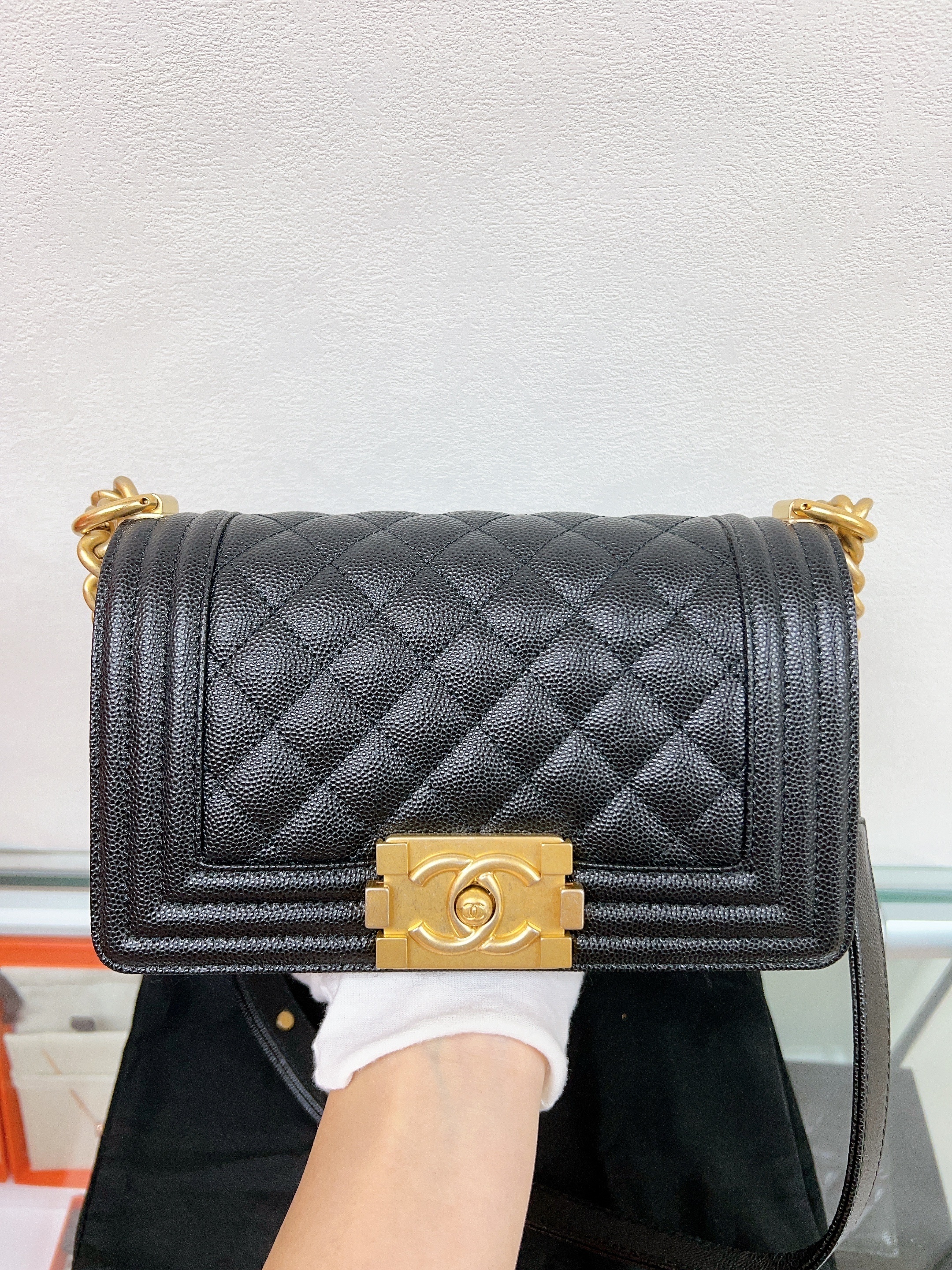 Chanel boy 20 small (black caviar/ GHW)