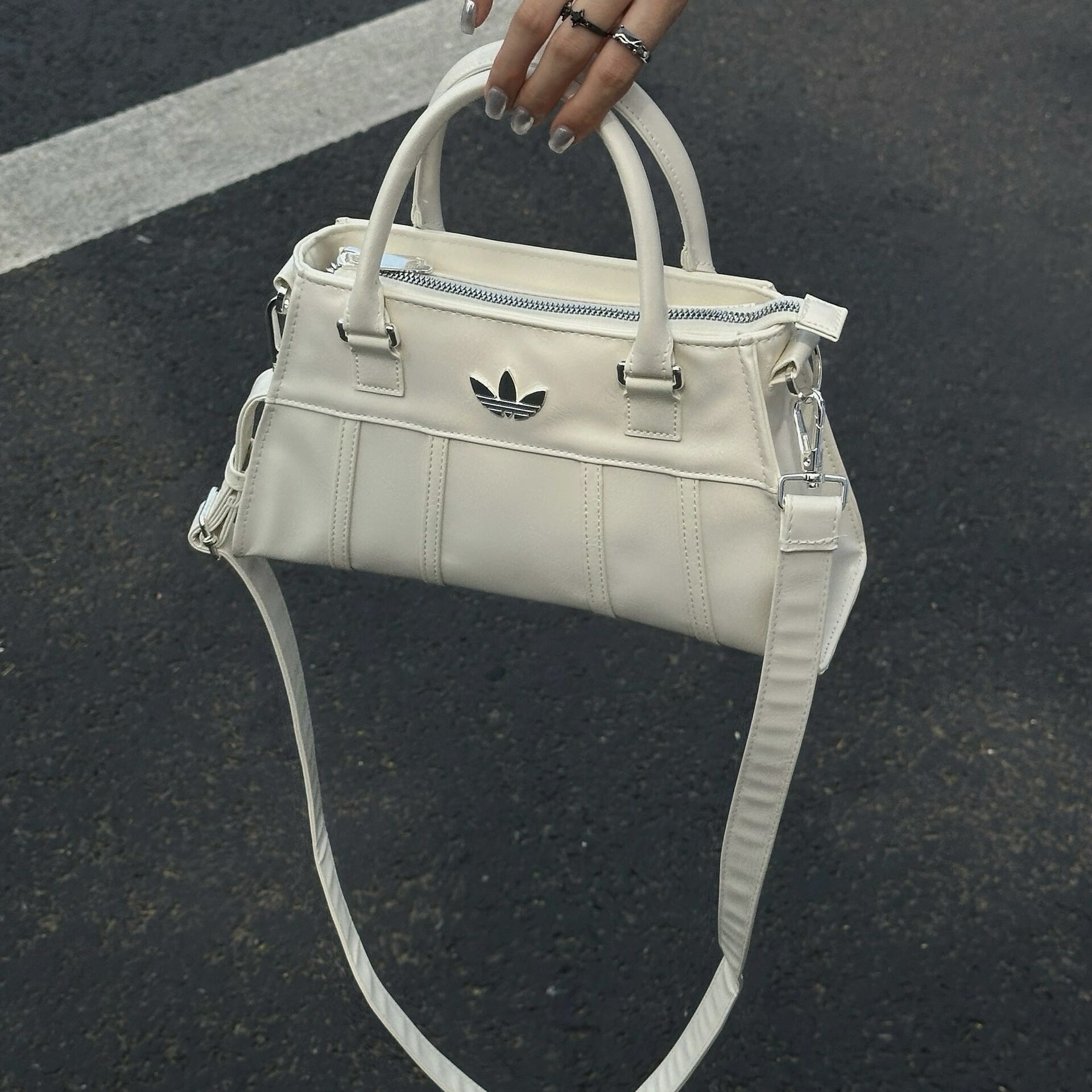 ADIDAS ORIGINALS 三葉草 手提包 斜背包 登機包 人造皮革 沙漏包 / 預購