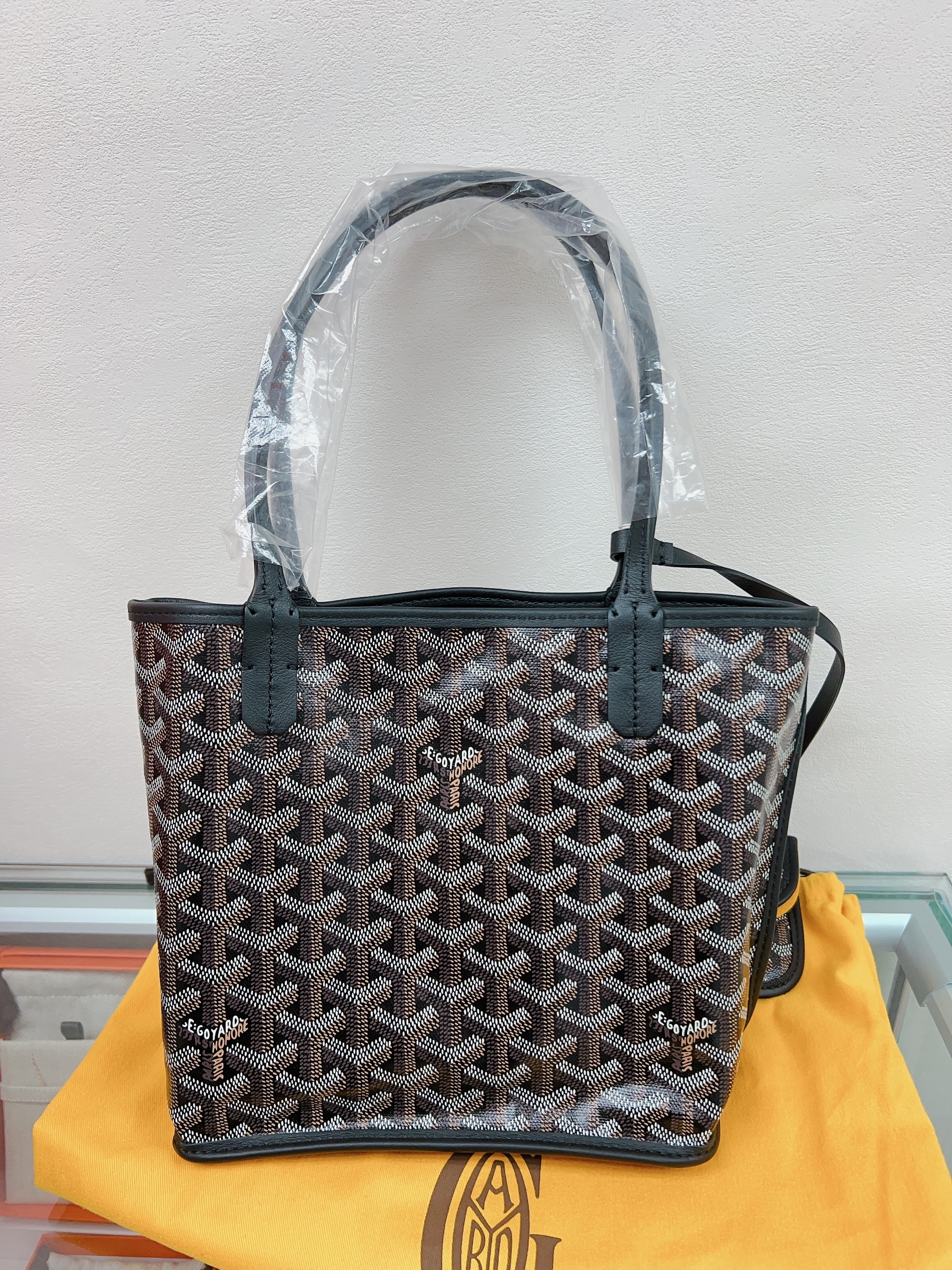 *Brand New* Goyard anjou mini tote bag (black)
