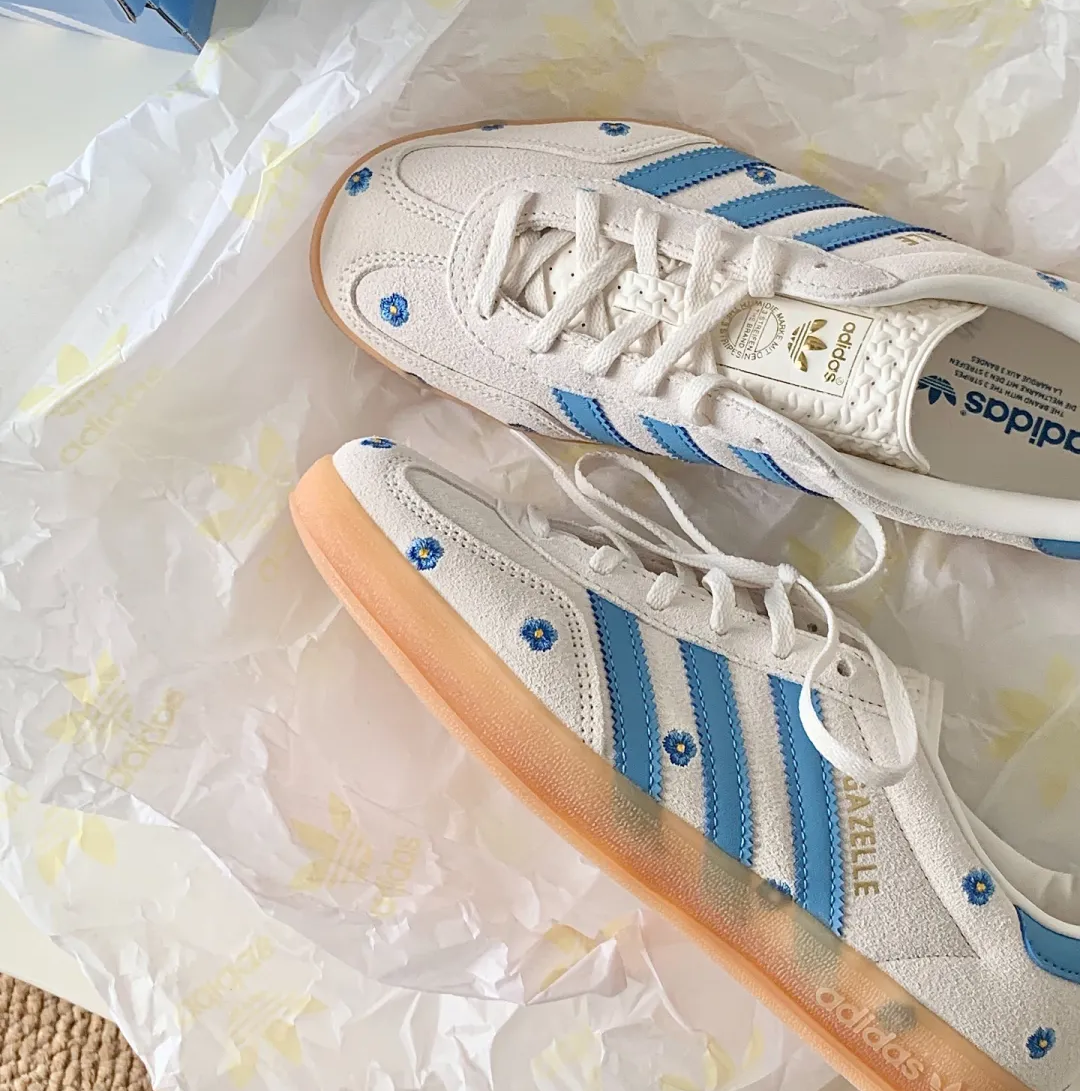 ADIDAS GAZELLE INDOOR 刺繡 花朵 花花 小藍花 麂皮 焦糖底 水藍 米色 米灰 女鞋 IF4491 / 調貨