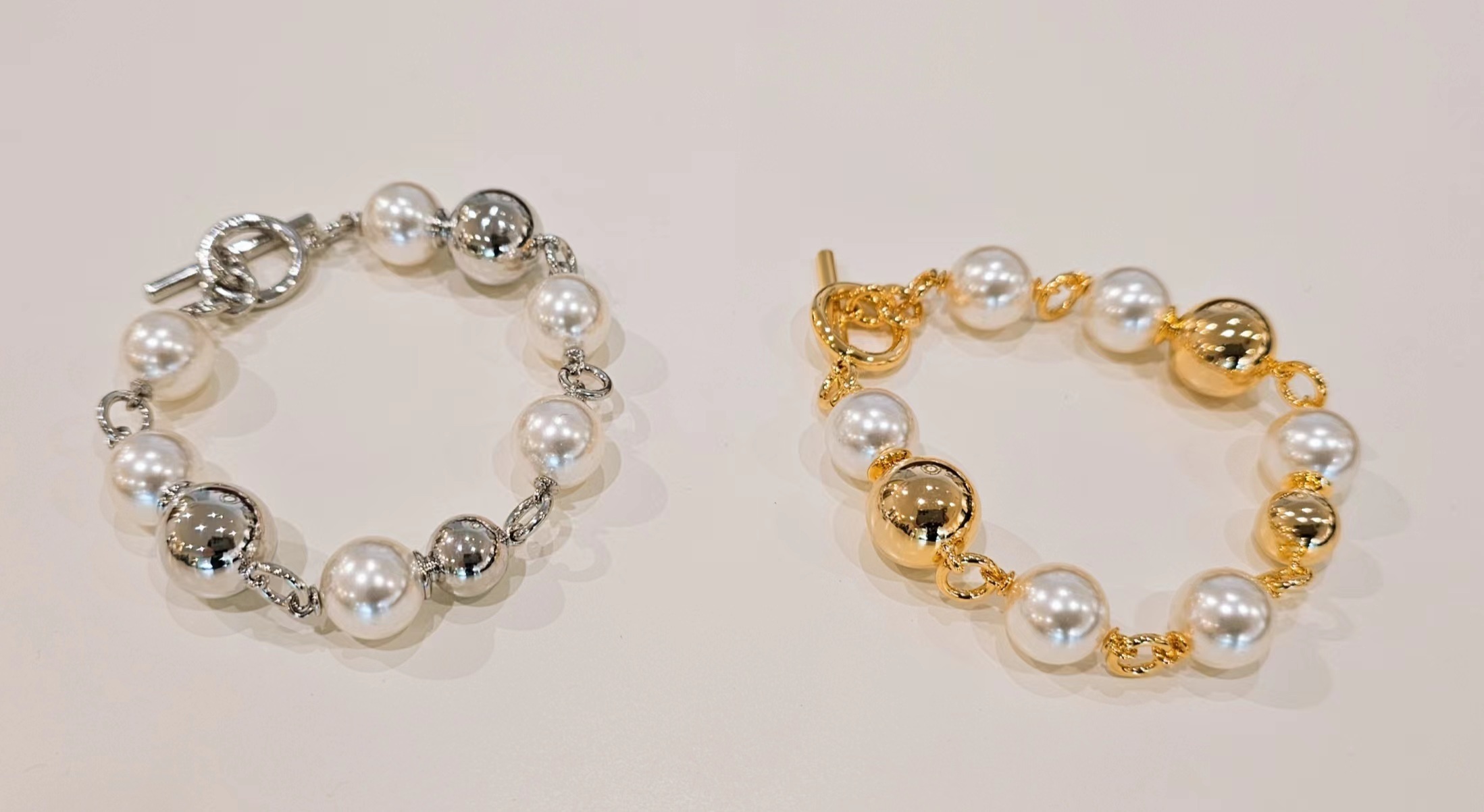 KOREAN PEARL & METAL BALL BRACELET