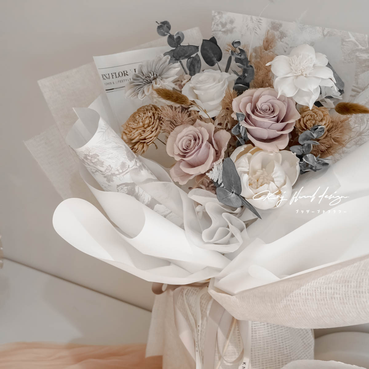 侘寂美學．三朵永生玫瑰花束