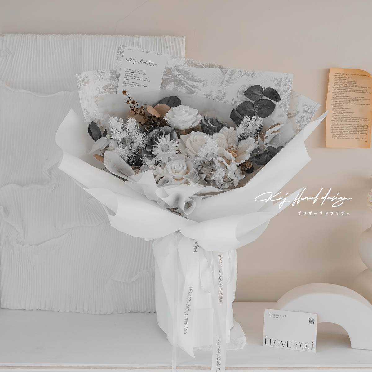 銀白高雅永生玫瑰花束