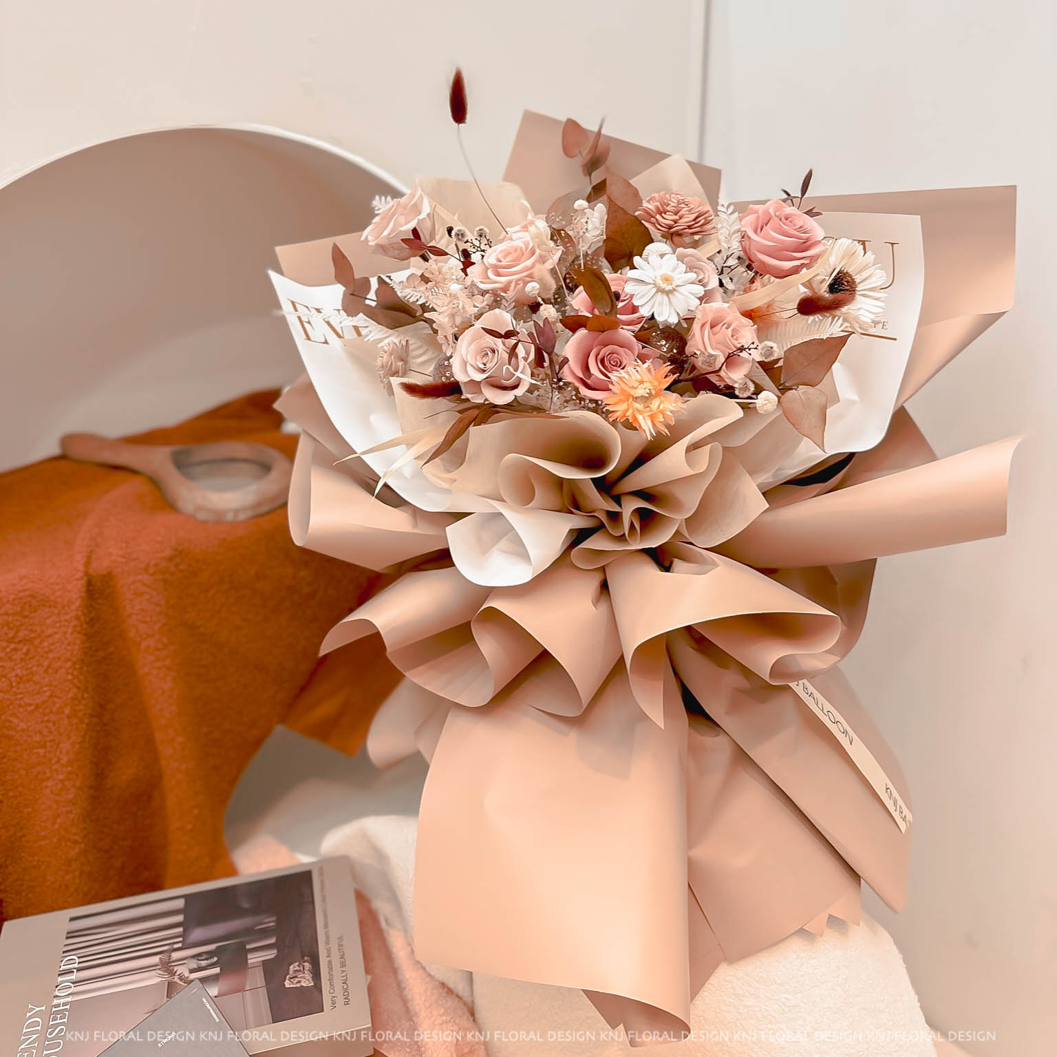 巨美系列/米褐永生玫瑰花束