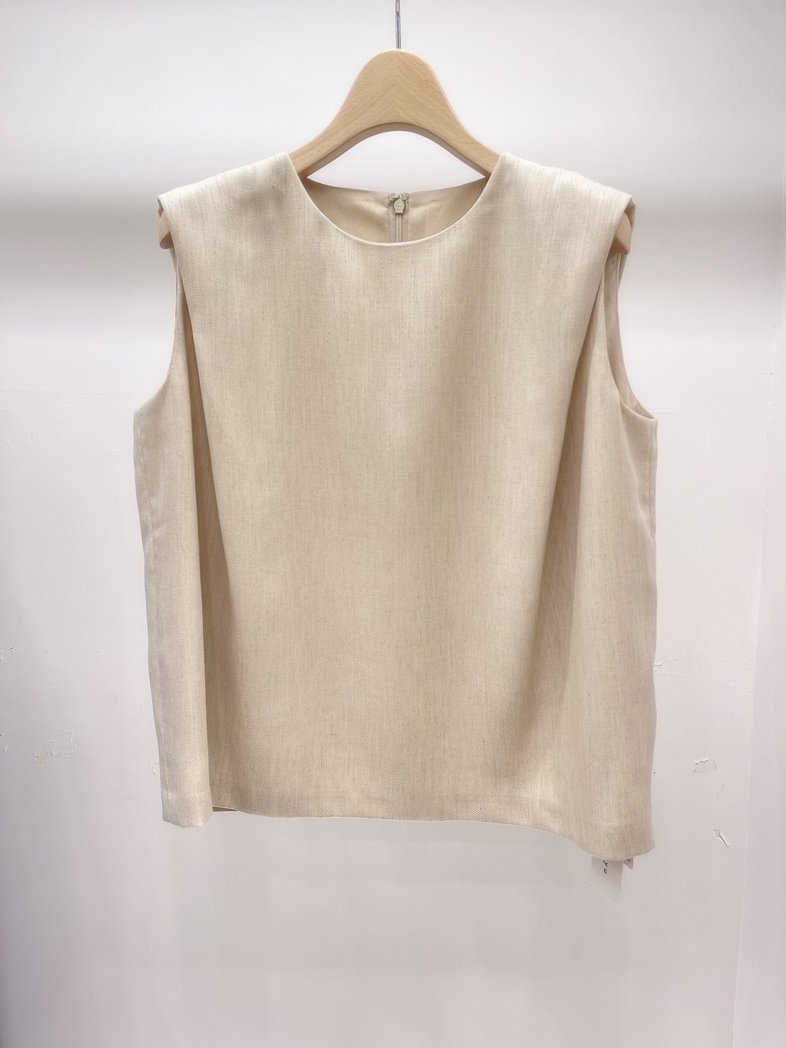 無袖前抓摺上衣