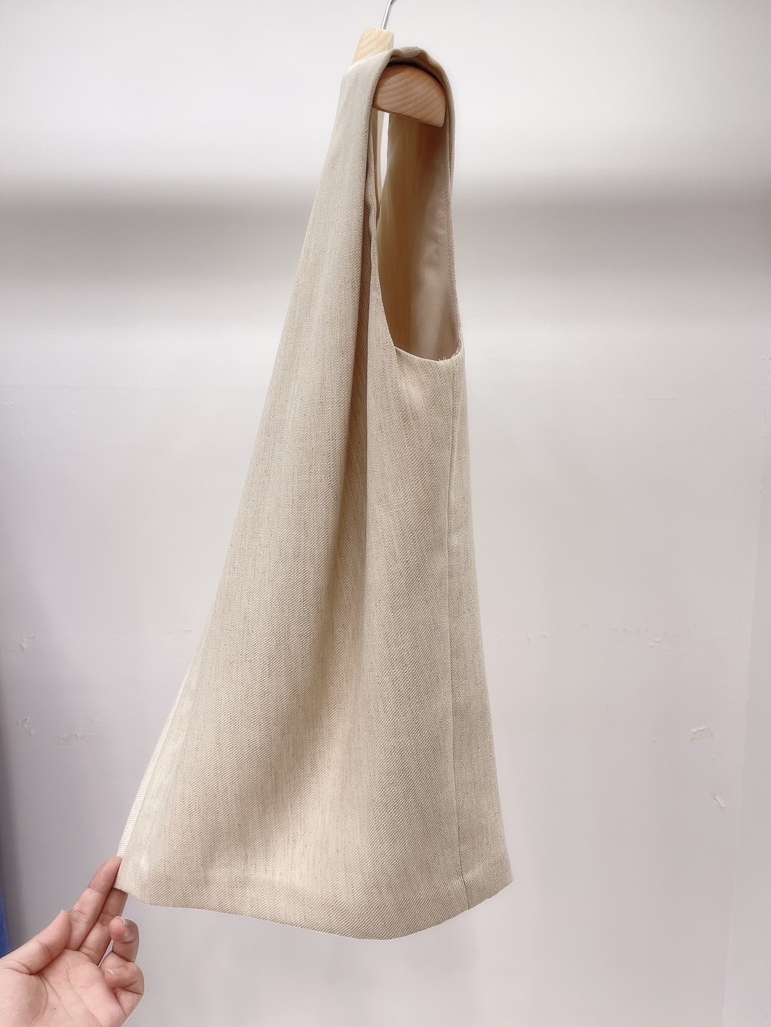 無袖前抓摺上衣