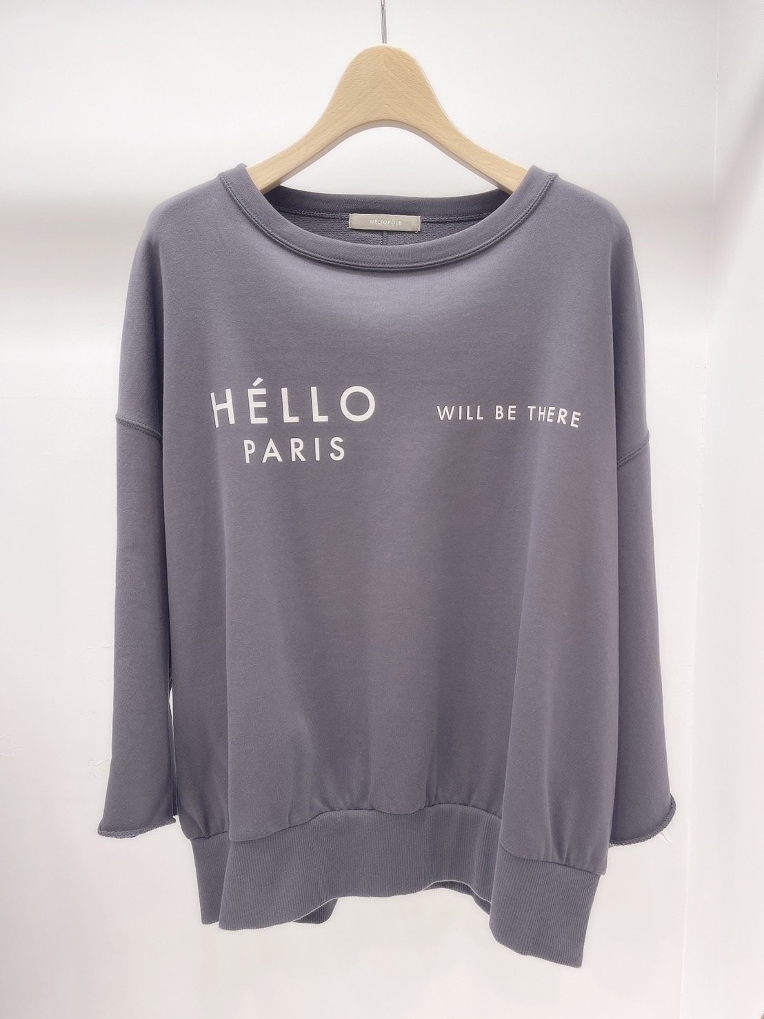 字母七分袖上衣