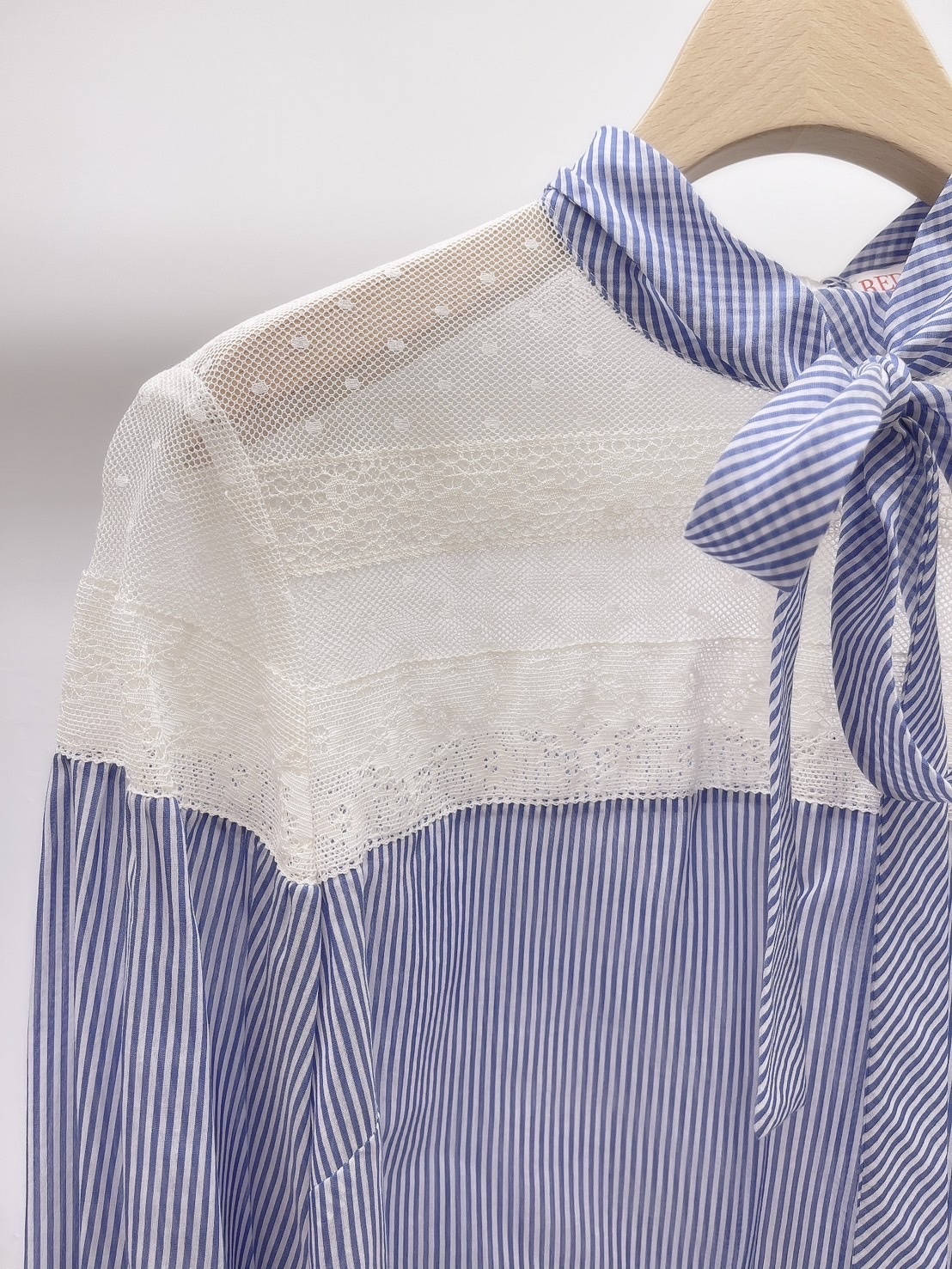Lace直條上衣