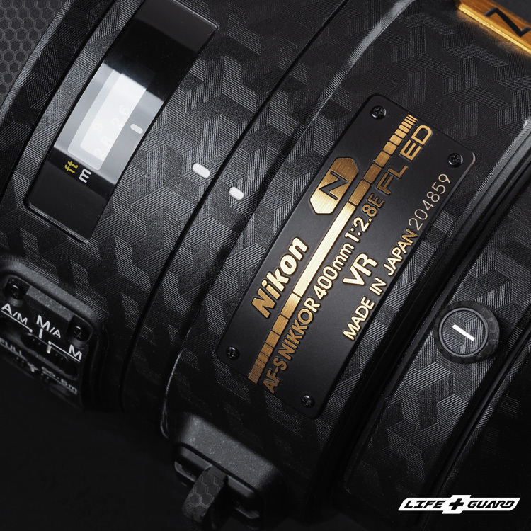 箭影黑貼膜質感特寫，LIFE+GUARD 設計風格