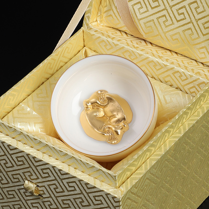 Popular white porcelain gilt tea cup and gold cup for tea tasting (turning things around)