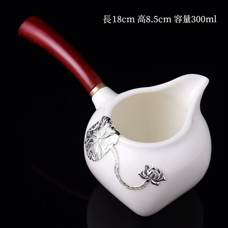 New high-end Japanese-style ceramic fair cup (16 white porcelain square fair cup - wooden handle)