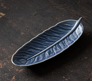 熱賣羽毛陶瓷茶點盤(霽藍)(尺寸:長21CM*寬8CM)