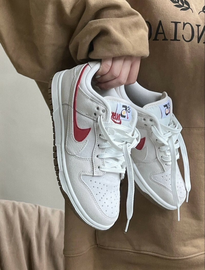 iSNEAKERS｜Nike Dunk Low SE 85 "Double Swoosh" 燕麥雙勾 蘋果千層 DO9457-100