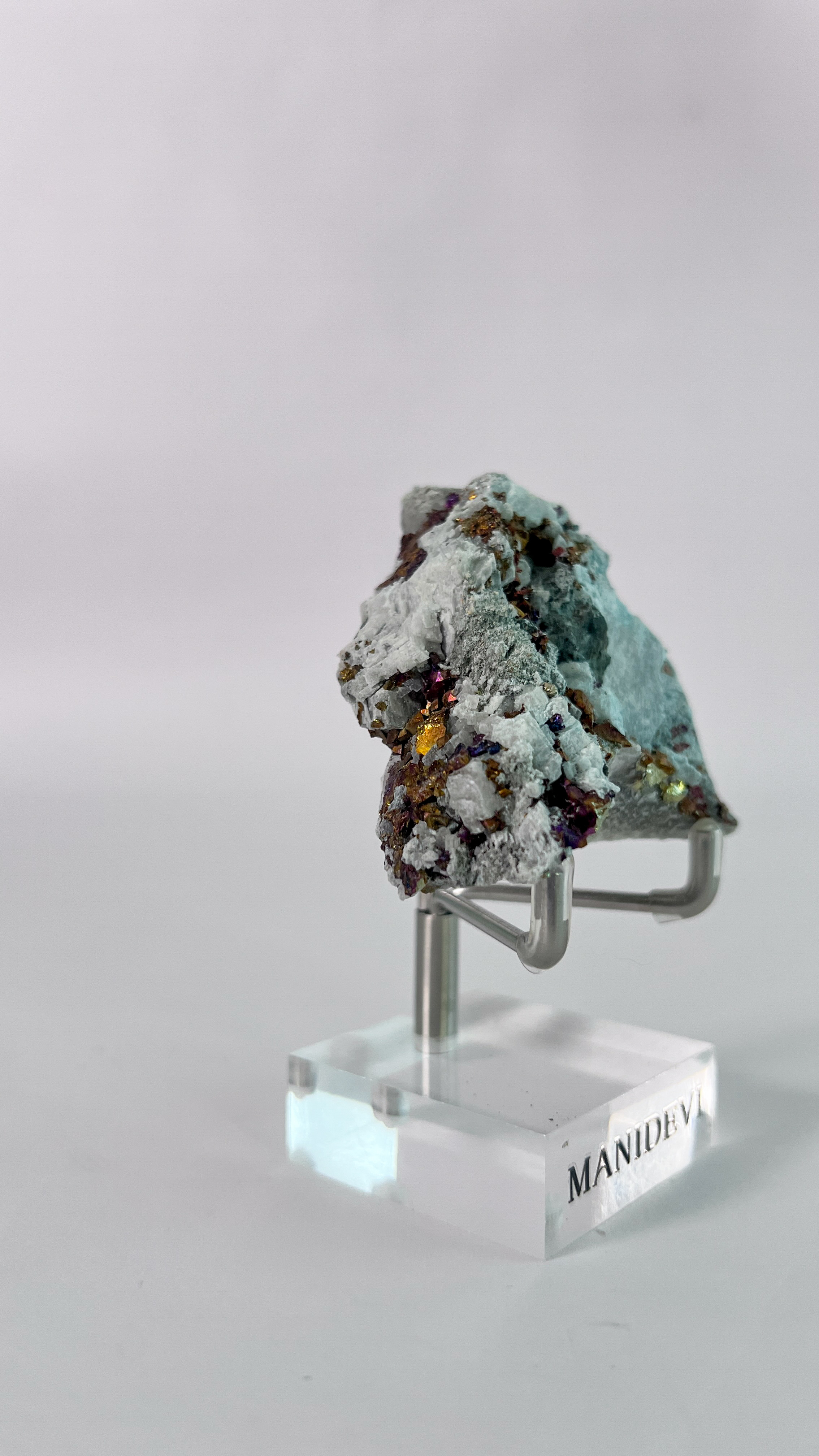 七彩斑銅礦 Bornite