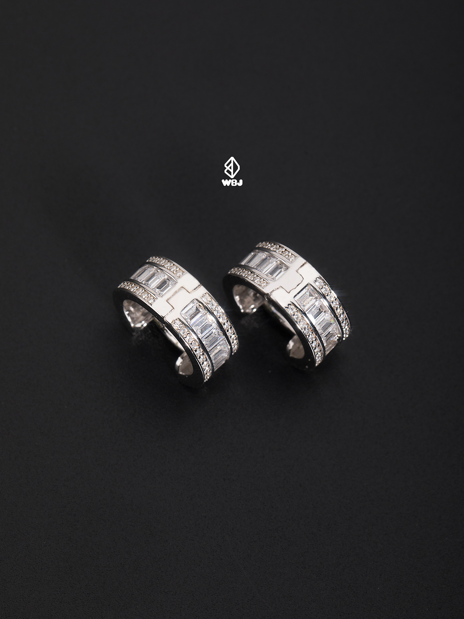 T方滿圈鑲嵌耳環