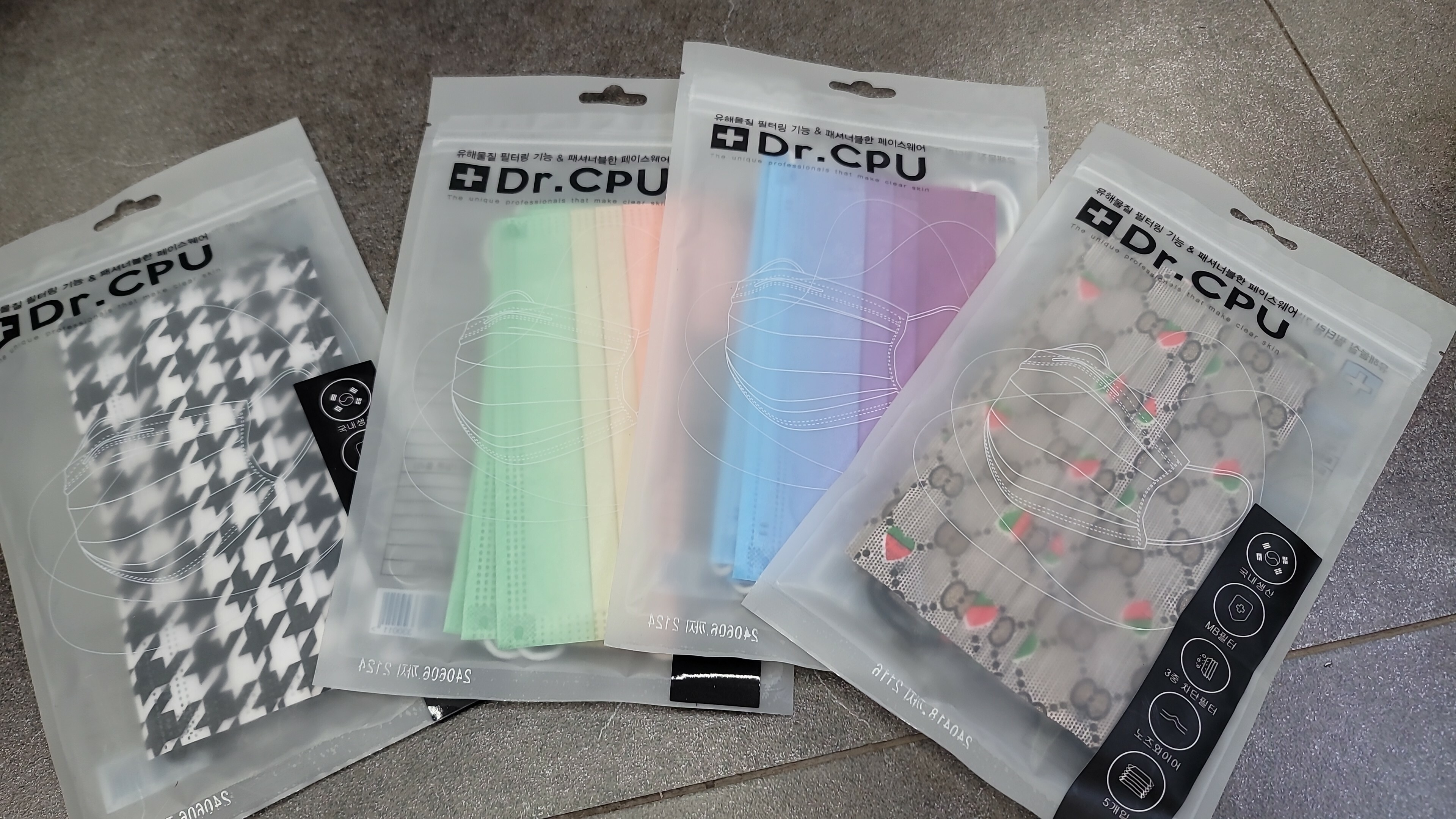 cc17041**  圖案彩色口罩  $39/3包 顏色隨機