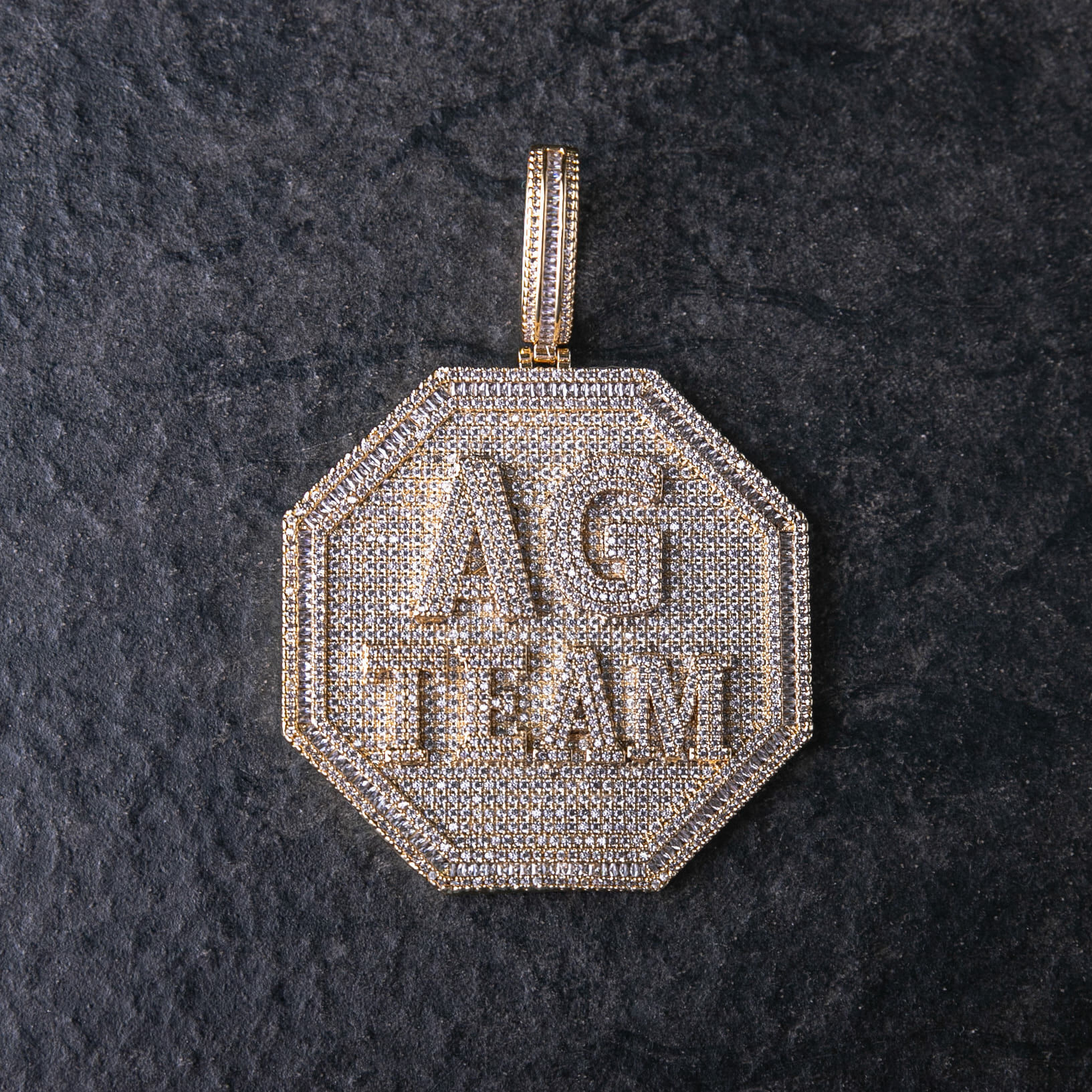 客製化滿鑲粗體字(A-Z)八角獎牌字母墜飾