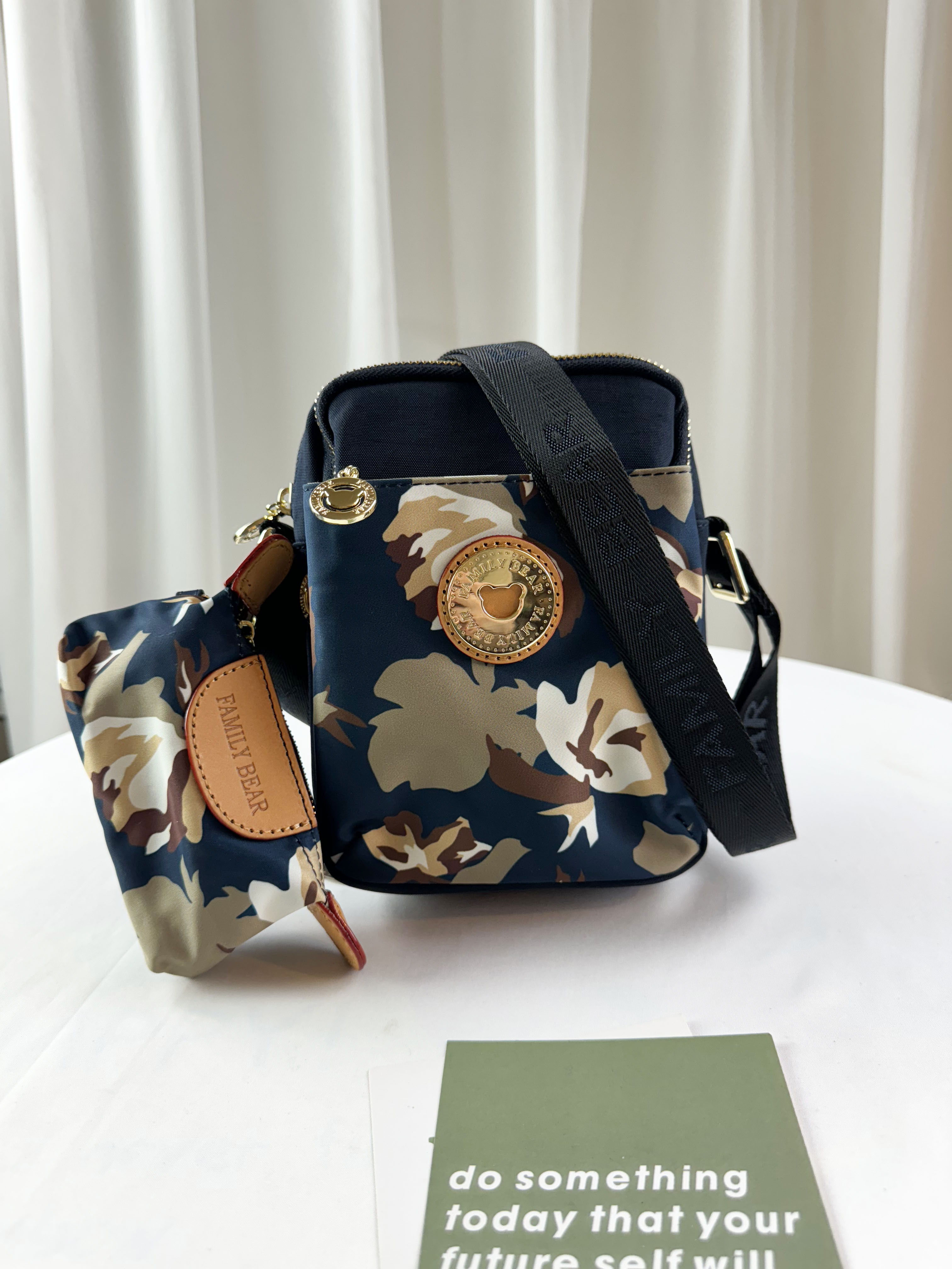 FamilyBear 蝴蝶花拼接藍防潑水側背包 / 手機袋 附零錢包 #2499