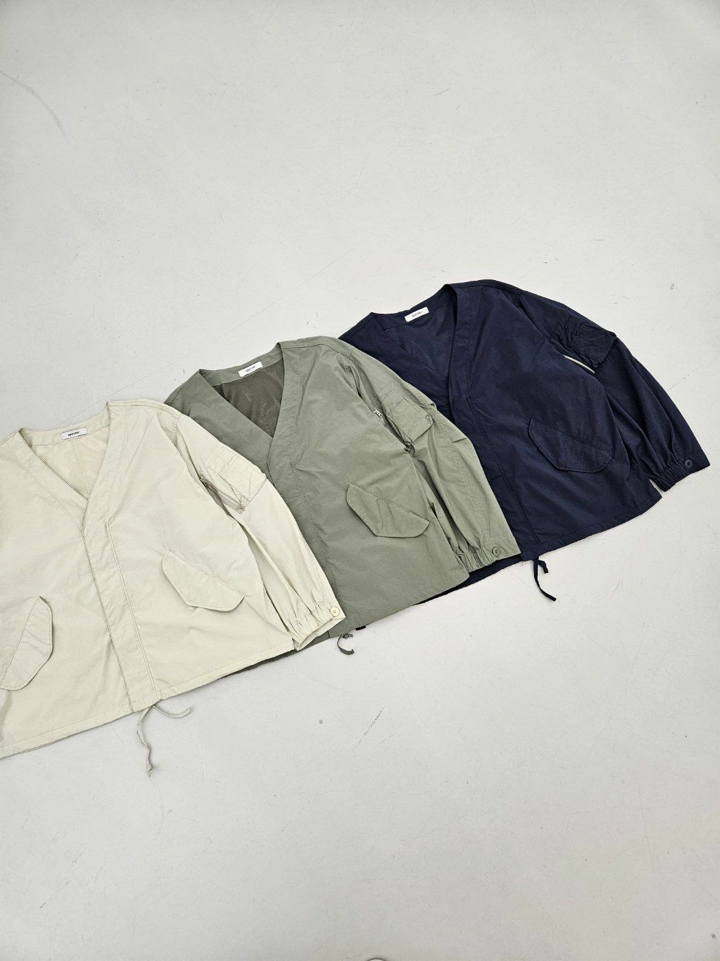 淨色V領拉鍊外套 SPECTOR-067JK