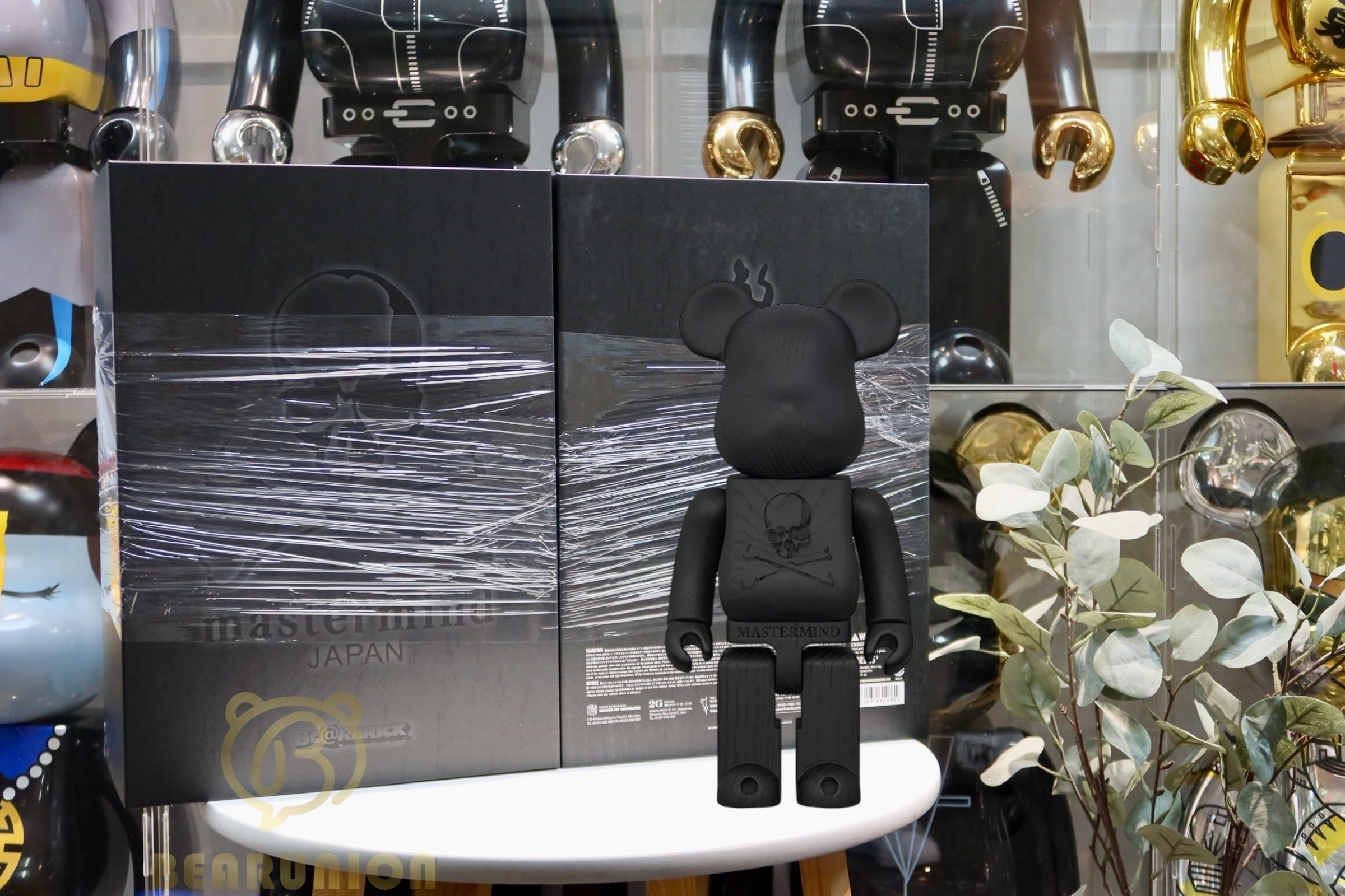 🎏預訂🎏 Bearbrick 400% カリモク mastermind JAPAN墨黒